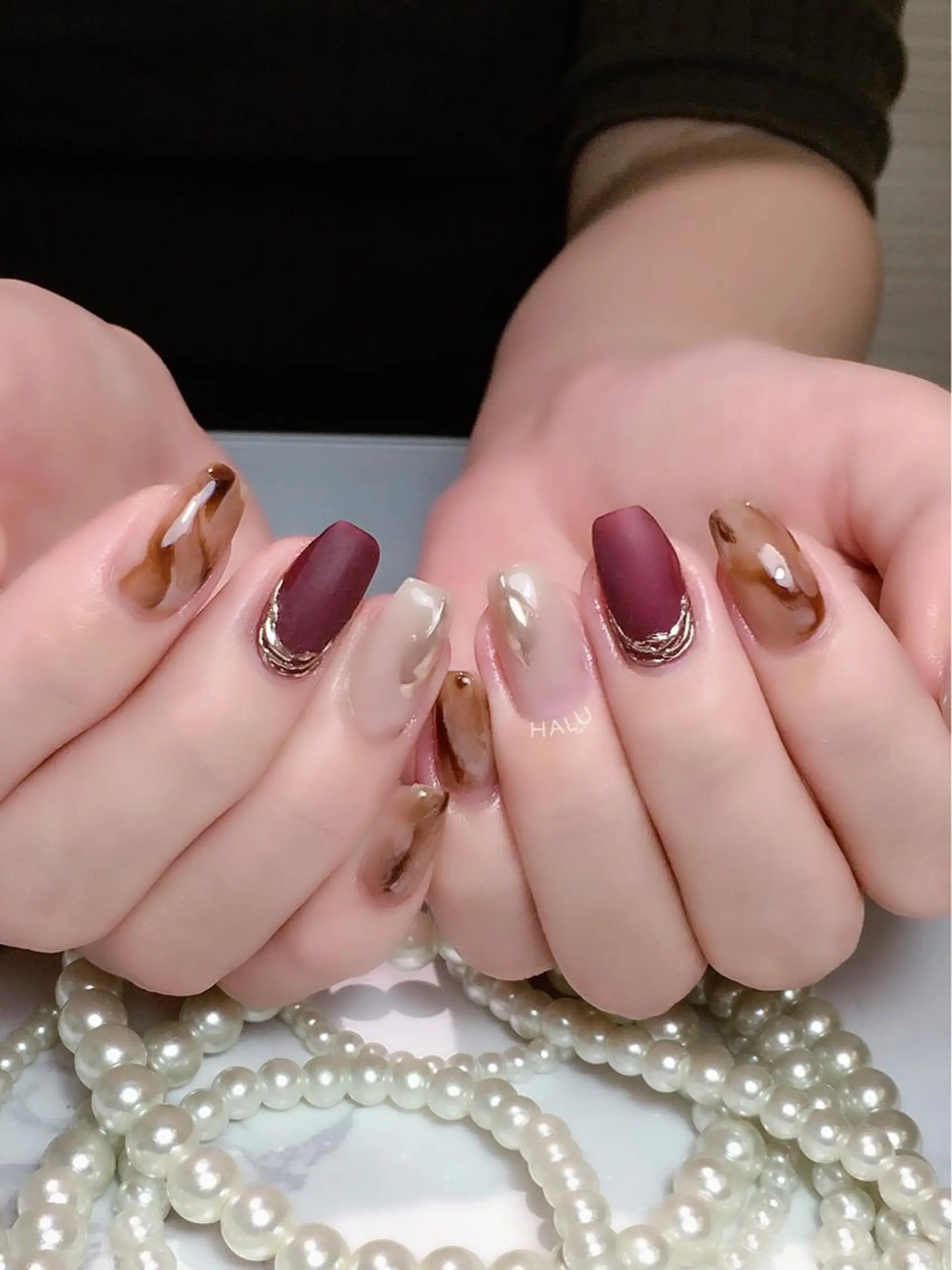 ネイル ミラーネイル HALU ハルのネイルデザイン