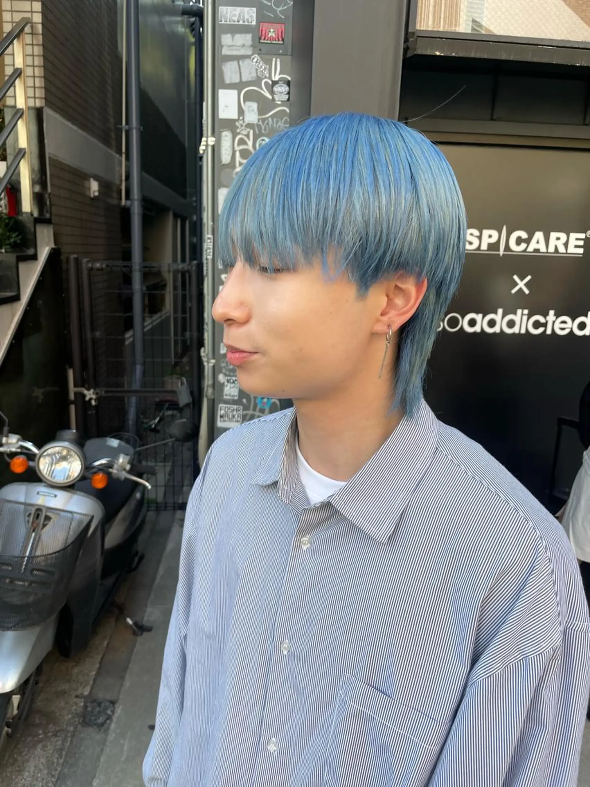 ショート カラー メンズ メンズバレイヤージュ メンズブリーチ センターパート フェードカット メンズハイライト ヘアカラー トリートメント スパイラルパーマ 🌐hina⭐️のヘアスタイル