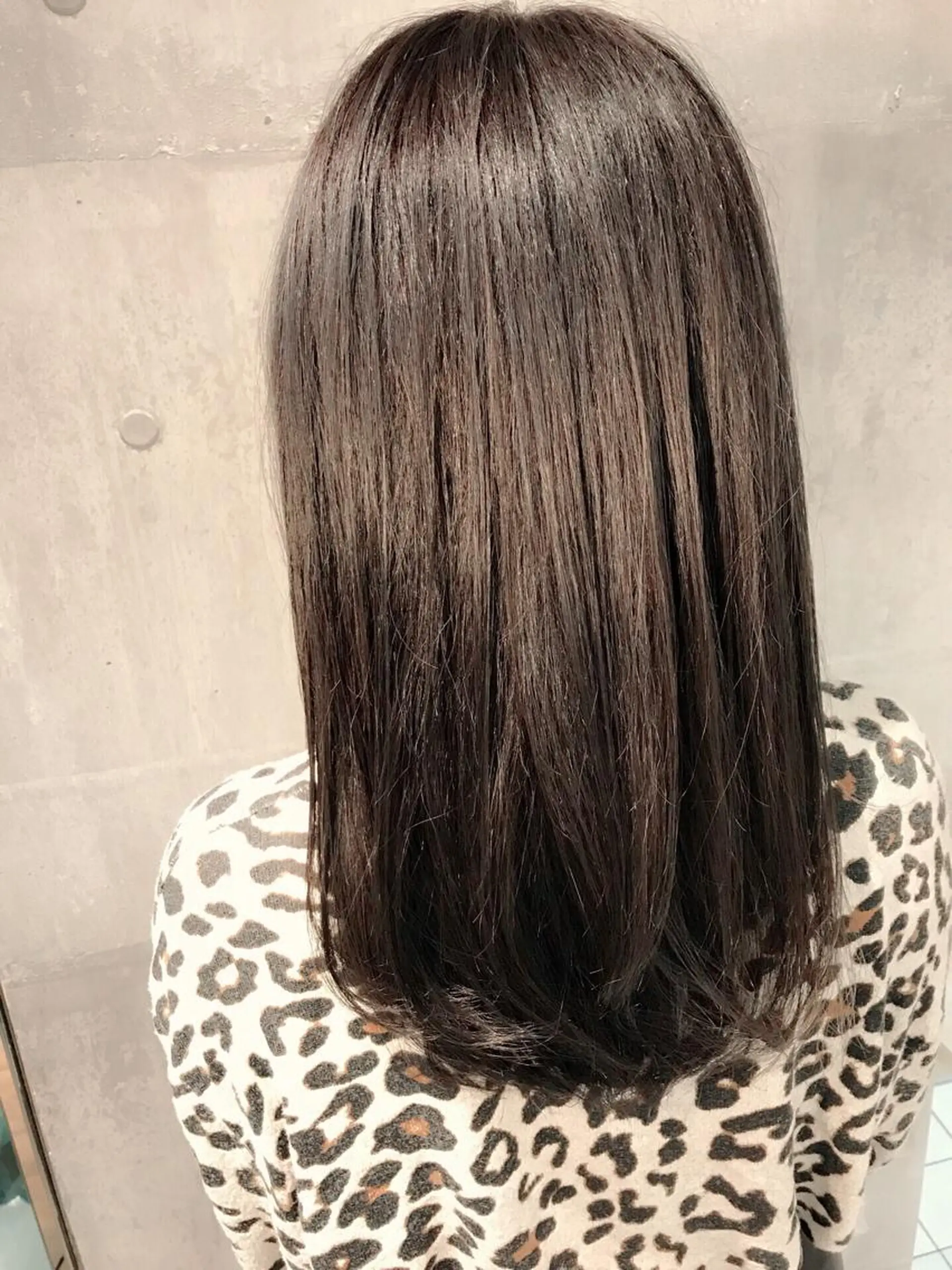 ミディアム カラー グレージュ カット ヘアカラー トリートメント 髪質改善ｶﾗｰ ｹｱﾌﾞﾘｰﾁ/ﾀﾑのヘアスタイル