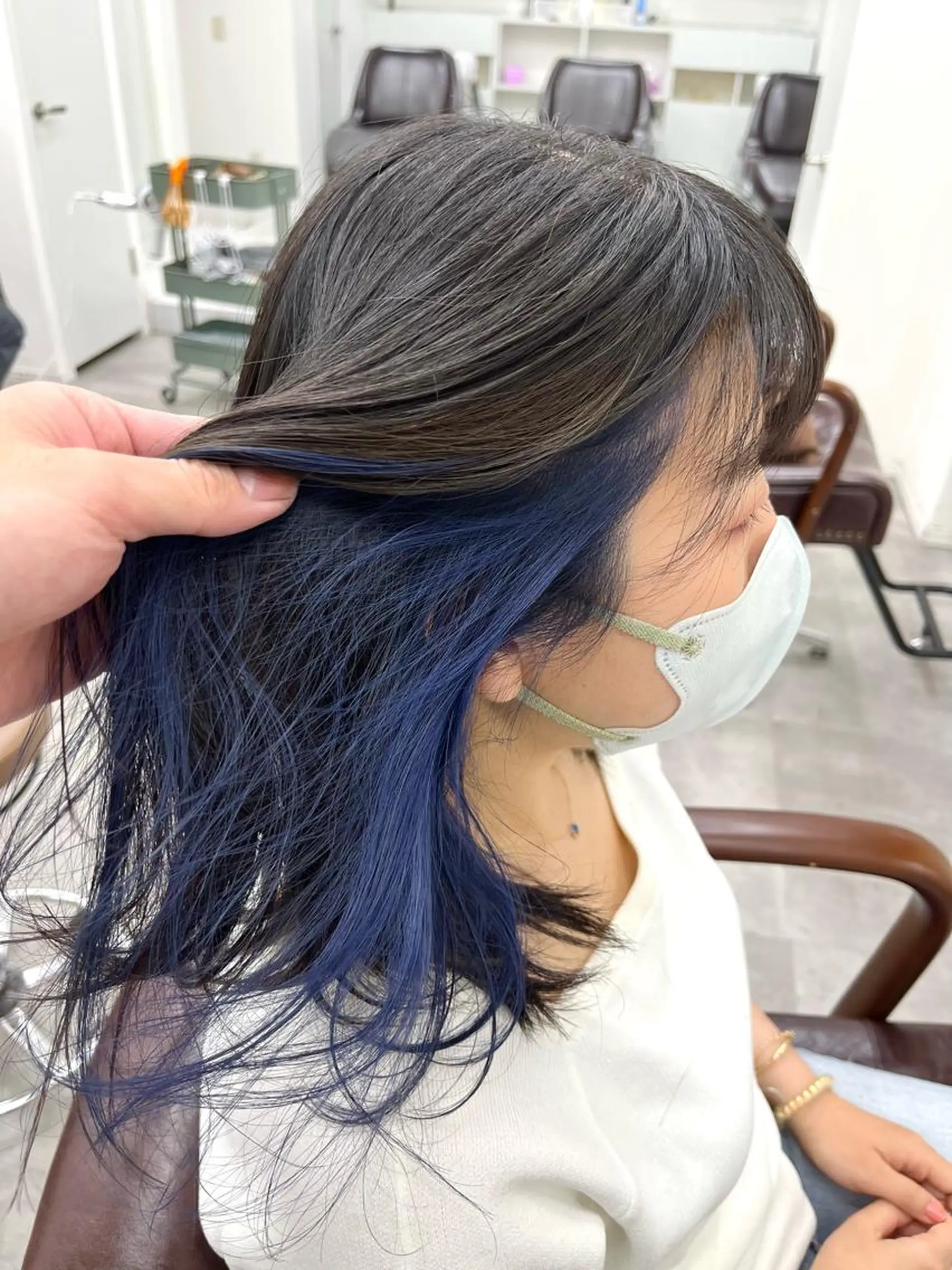 カラー ブリーチ インナーカラー カット ヘアカラー トリートメント 天王寺髪質改善なら よしみさん✨のヘアスタイル