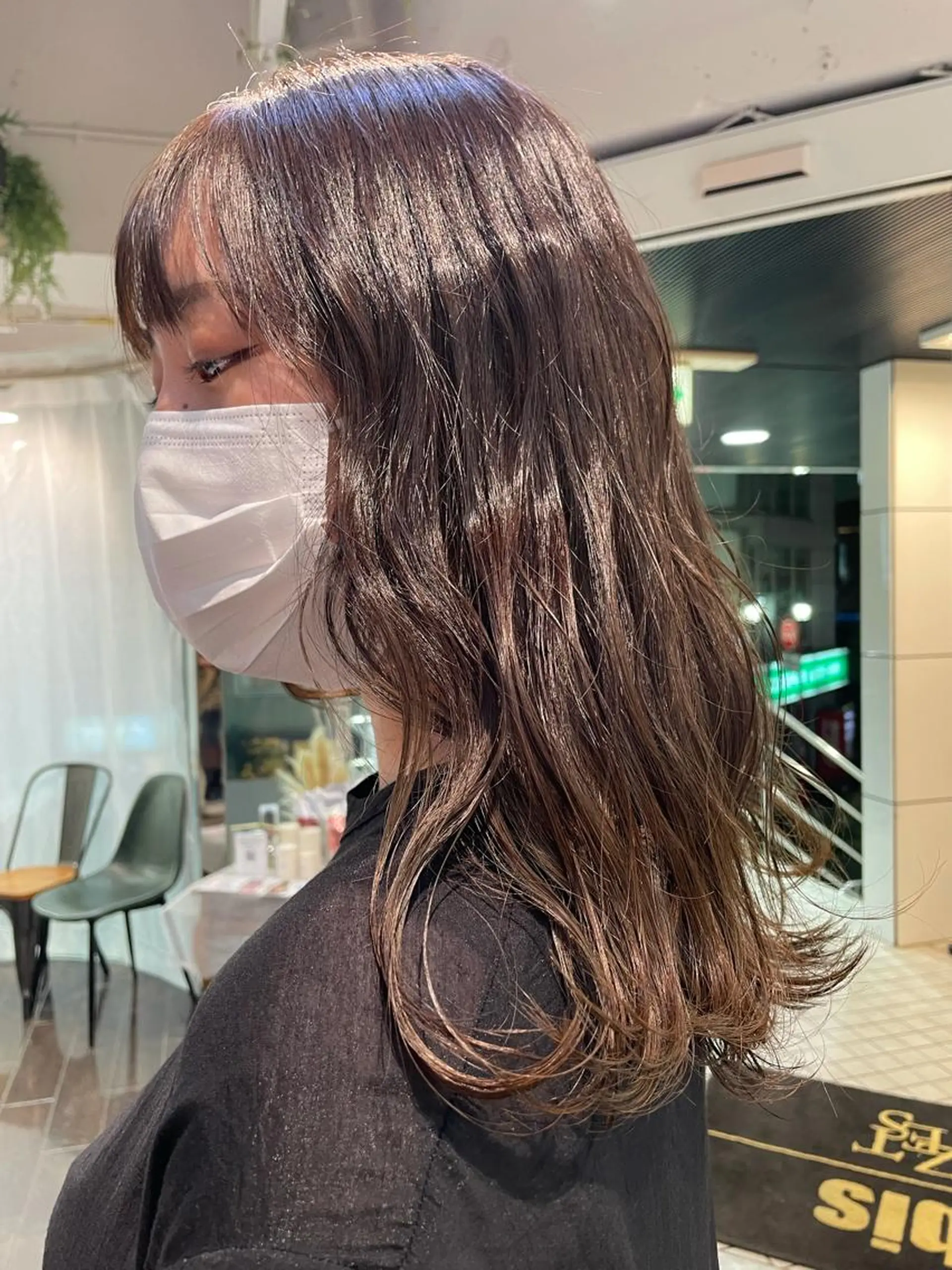 セミロング ヘアカラー 韓国ヘア🦋 MIYUのヘアスタイル