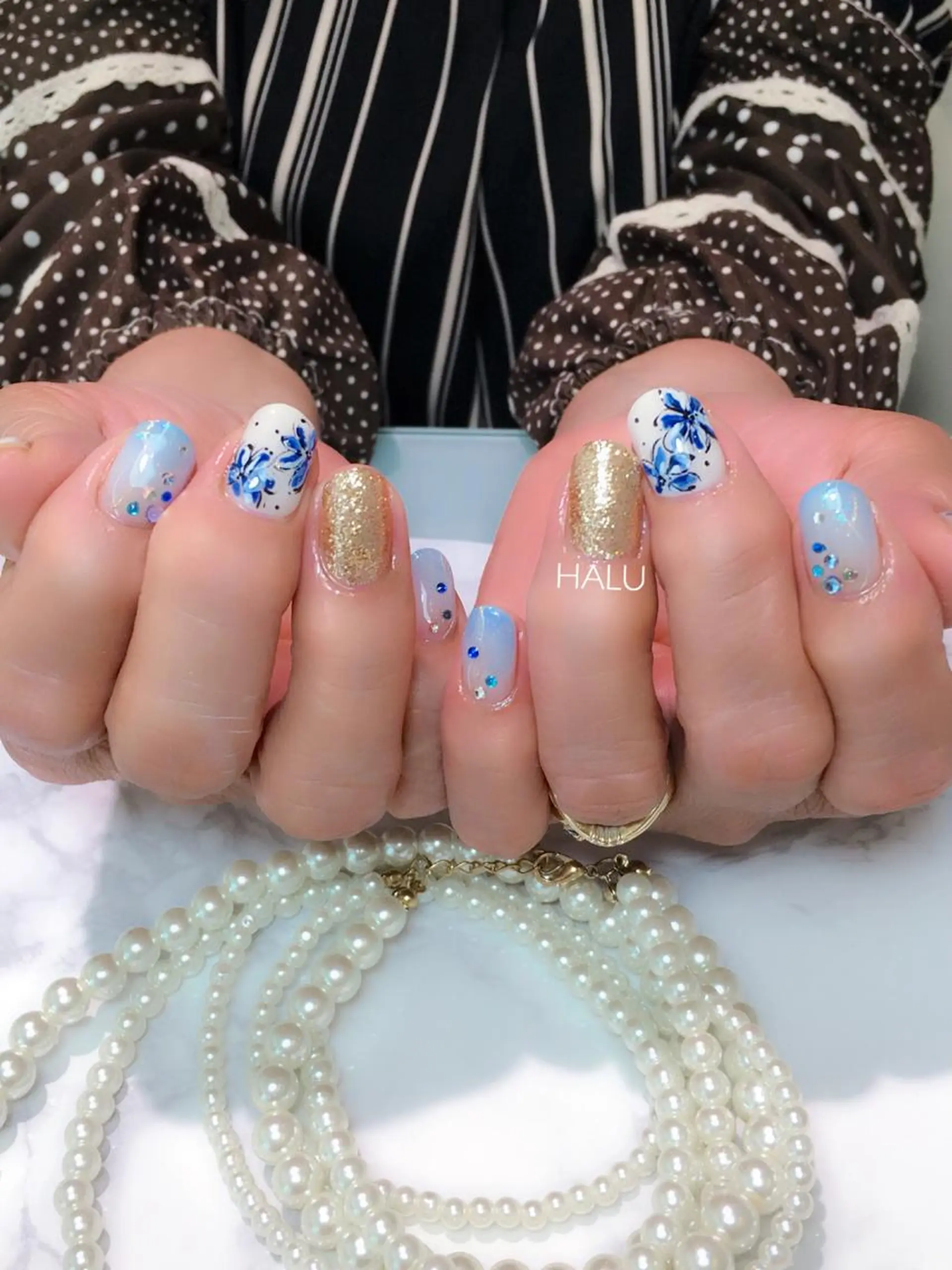 ネイル ブルー ゴールド グラデーション HALU ハルのネイルデザイン