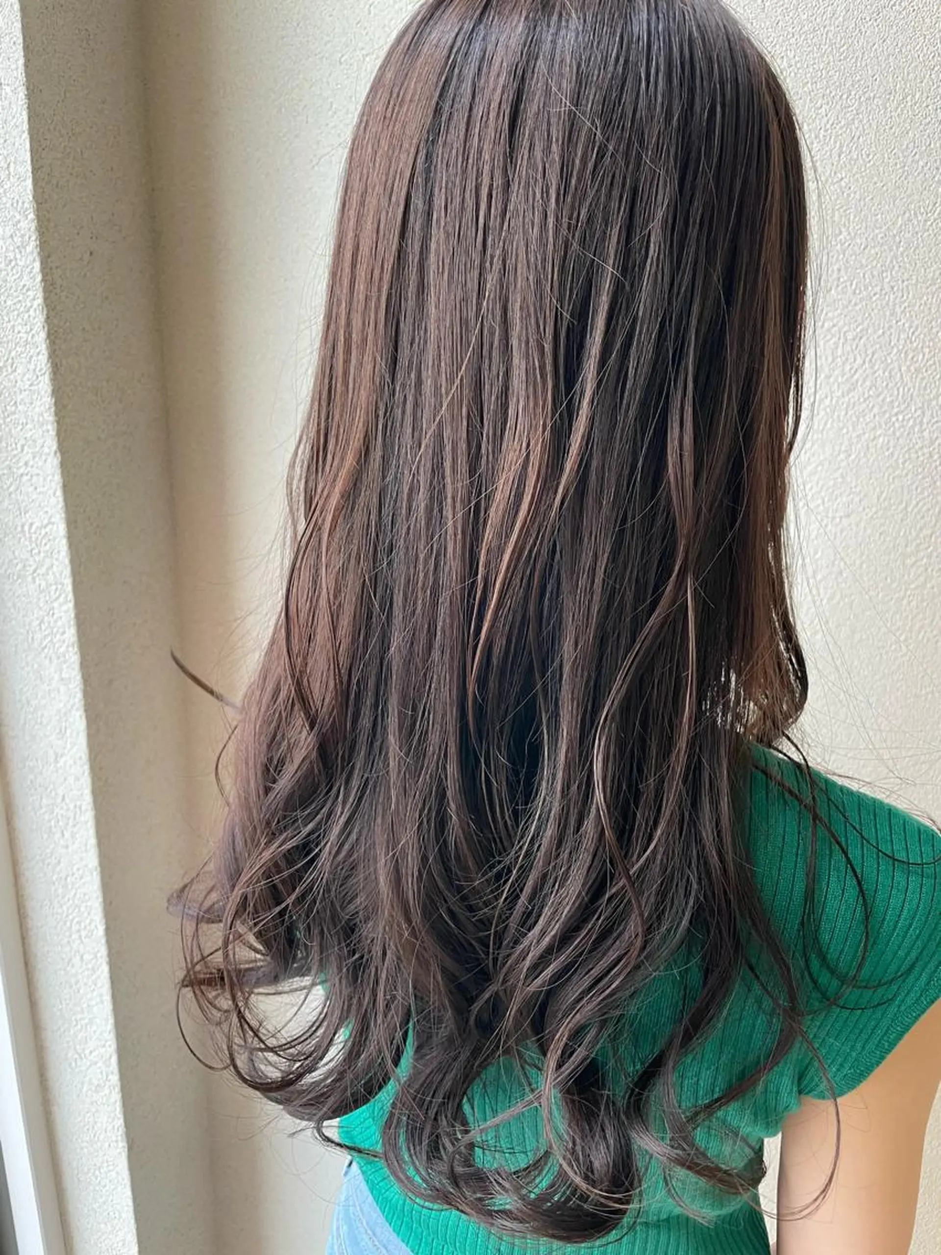 ロング カラー アッシュ アッシュグレー アッシュグレージュ グレージュ 沢田 瞳のヘアスタイル