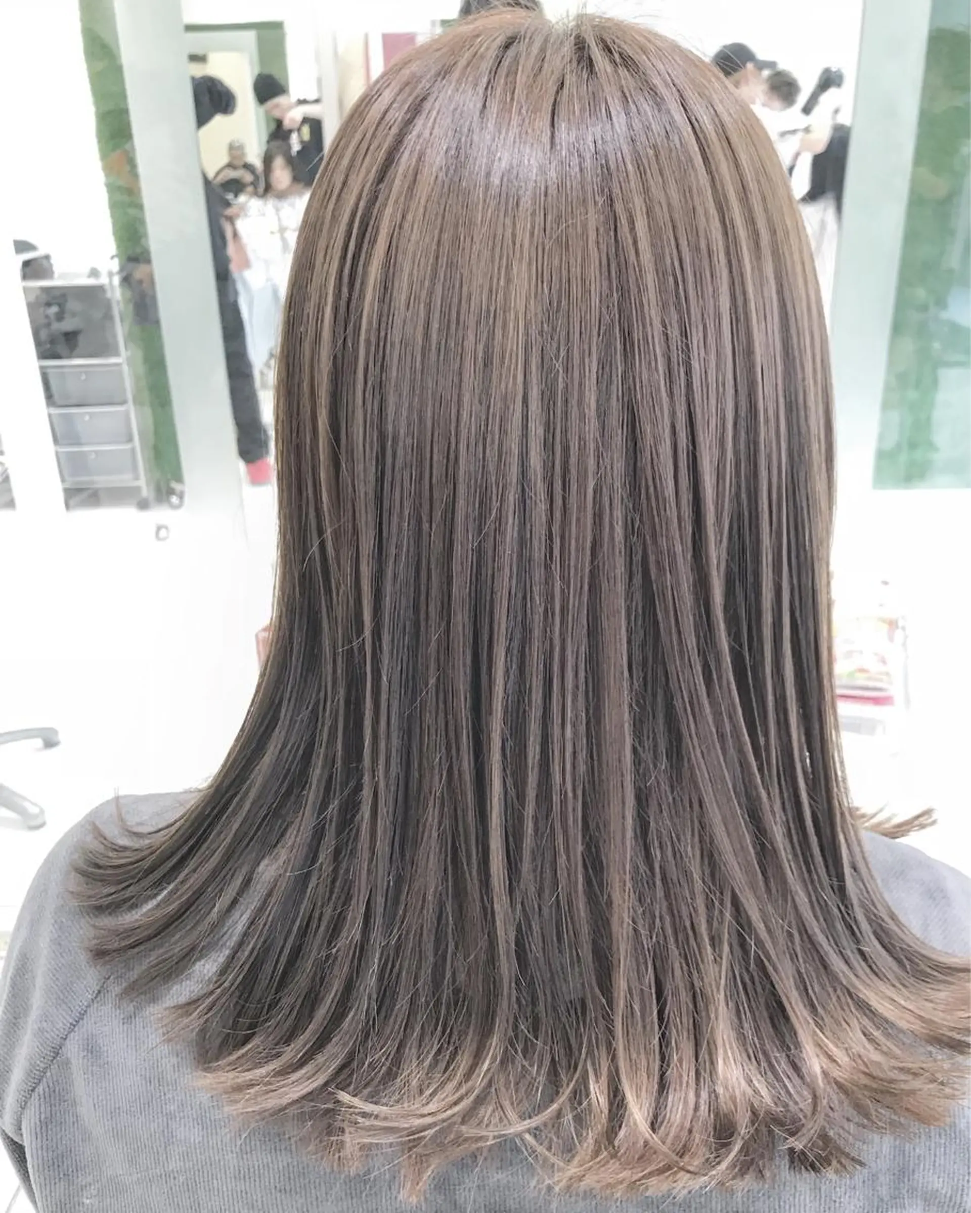 ミディアム カラー アッシュ カット ヘアカラー ナガイ ユウキのヘアスタイル