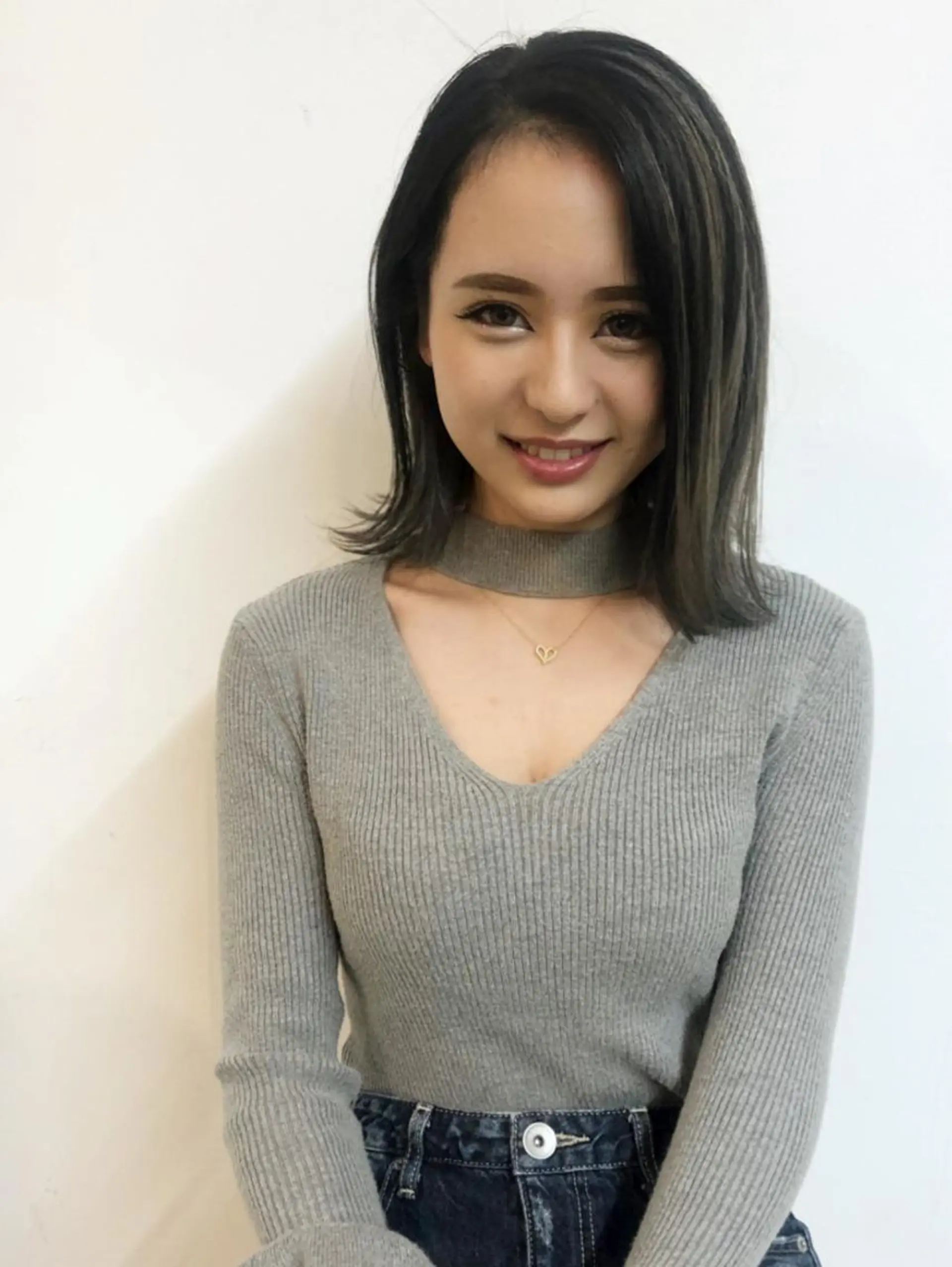 ミディアム カラー バレイヤージュ シルバー レイヤーカット カットが得意 🫧ショートボブ🫧のヘアスタイル