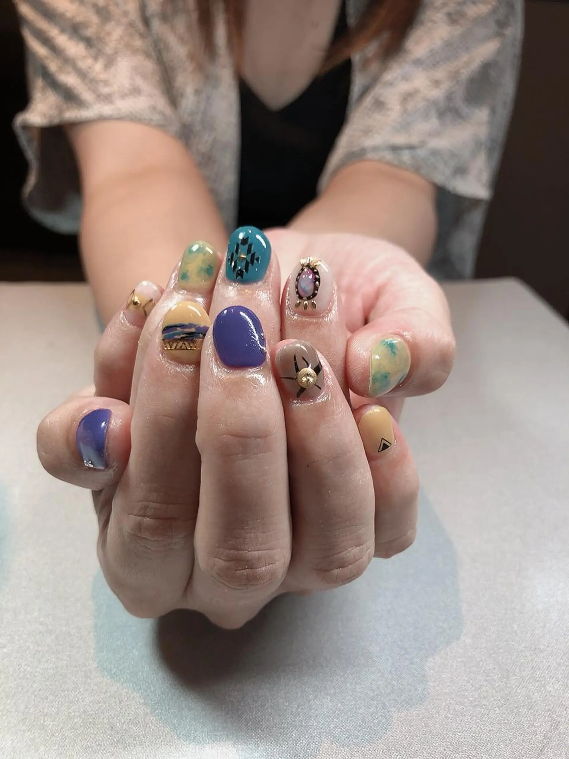 ネイル iiloo aromaworksのネイルデザイン