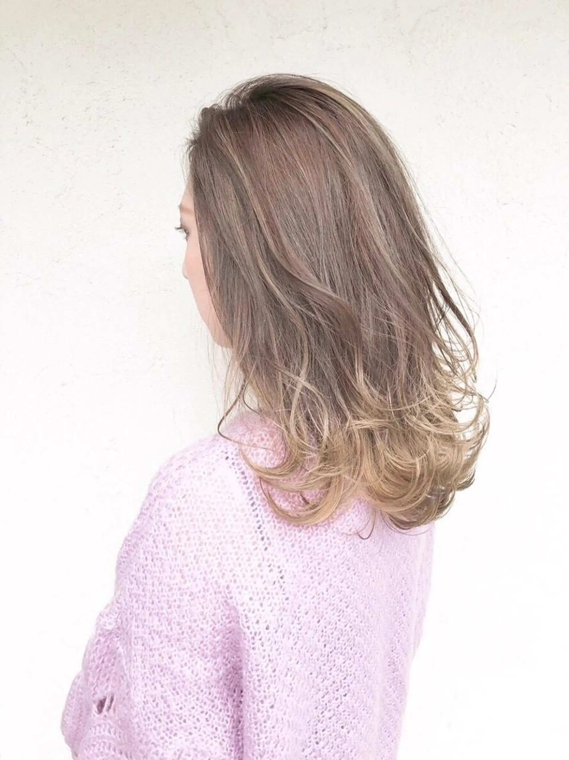 ロング シールエクステ/ ハイトーンカラーのヘアスタイル