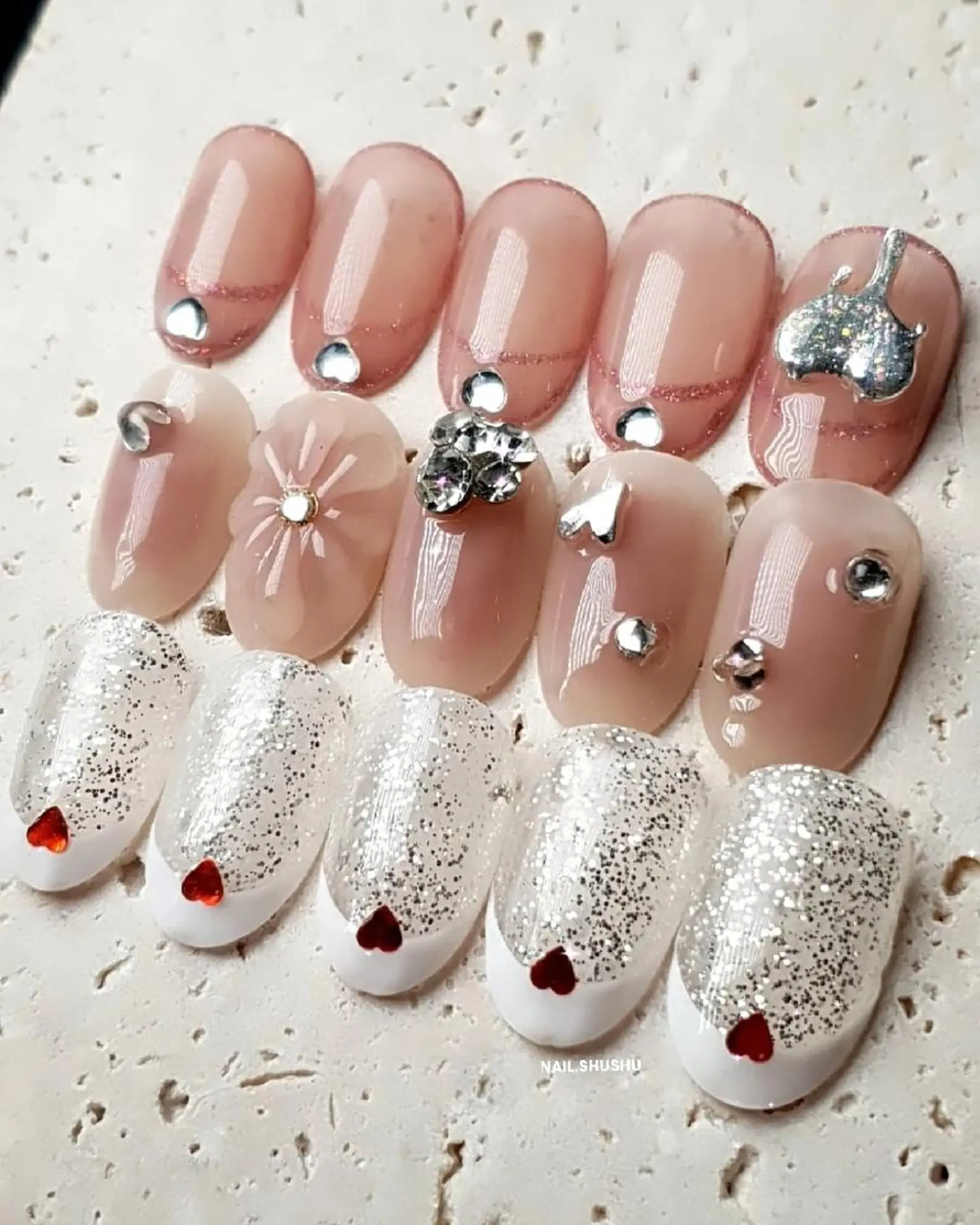 ネイル 持ち込み ニュアンスネイル シンプルネイル 冬ネイル 3dパーツ/流行り 👧shushu❤️のネイルデザイン