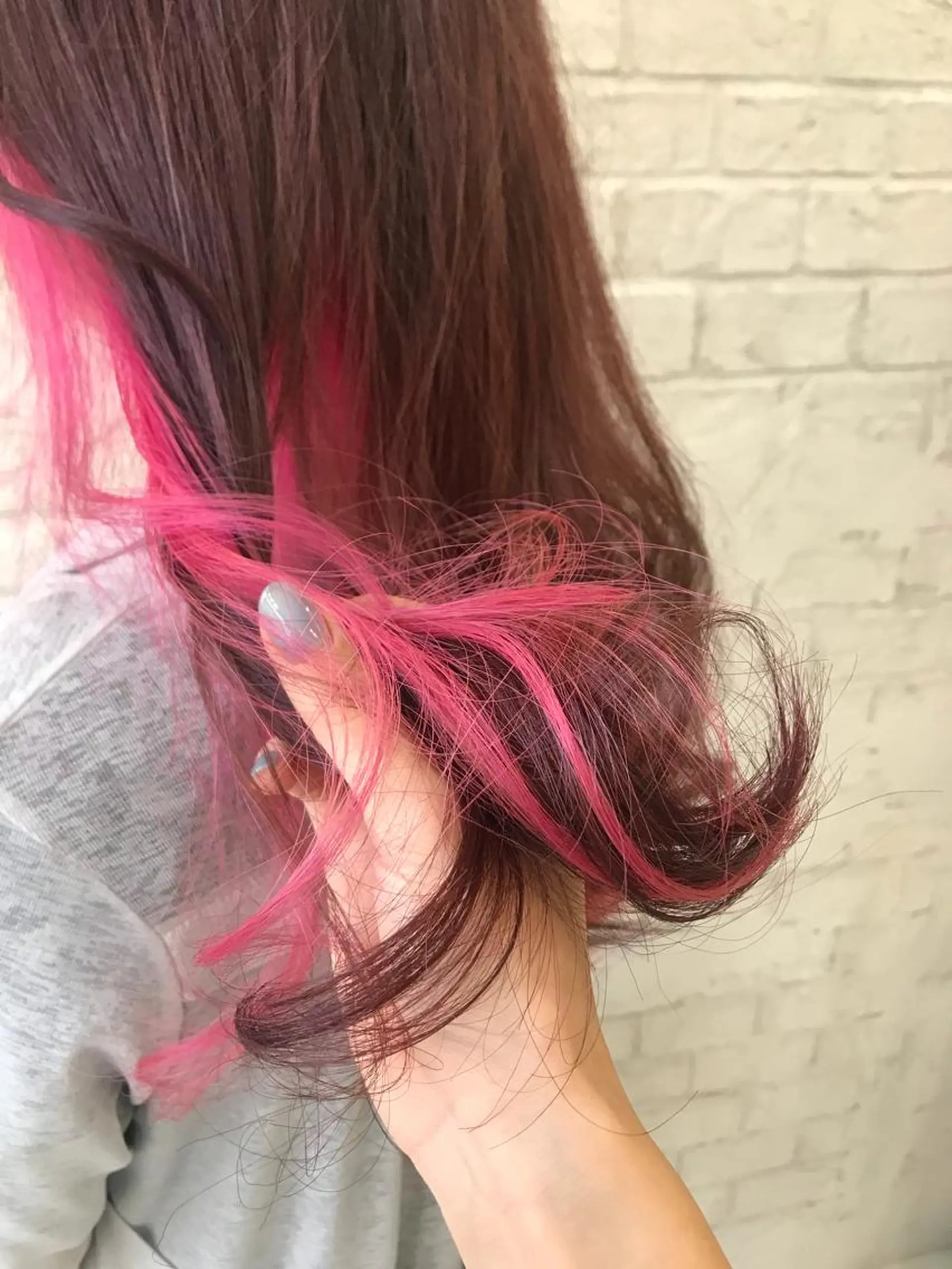 ロング カラー オリーブ/アッシュ やわらか透明感カラーのヘアスタイル