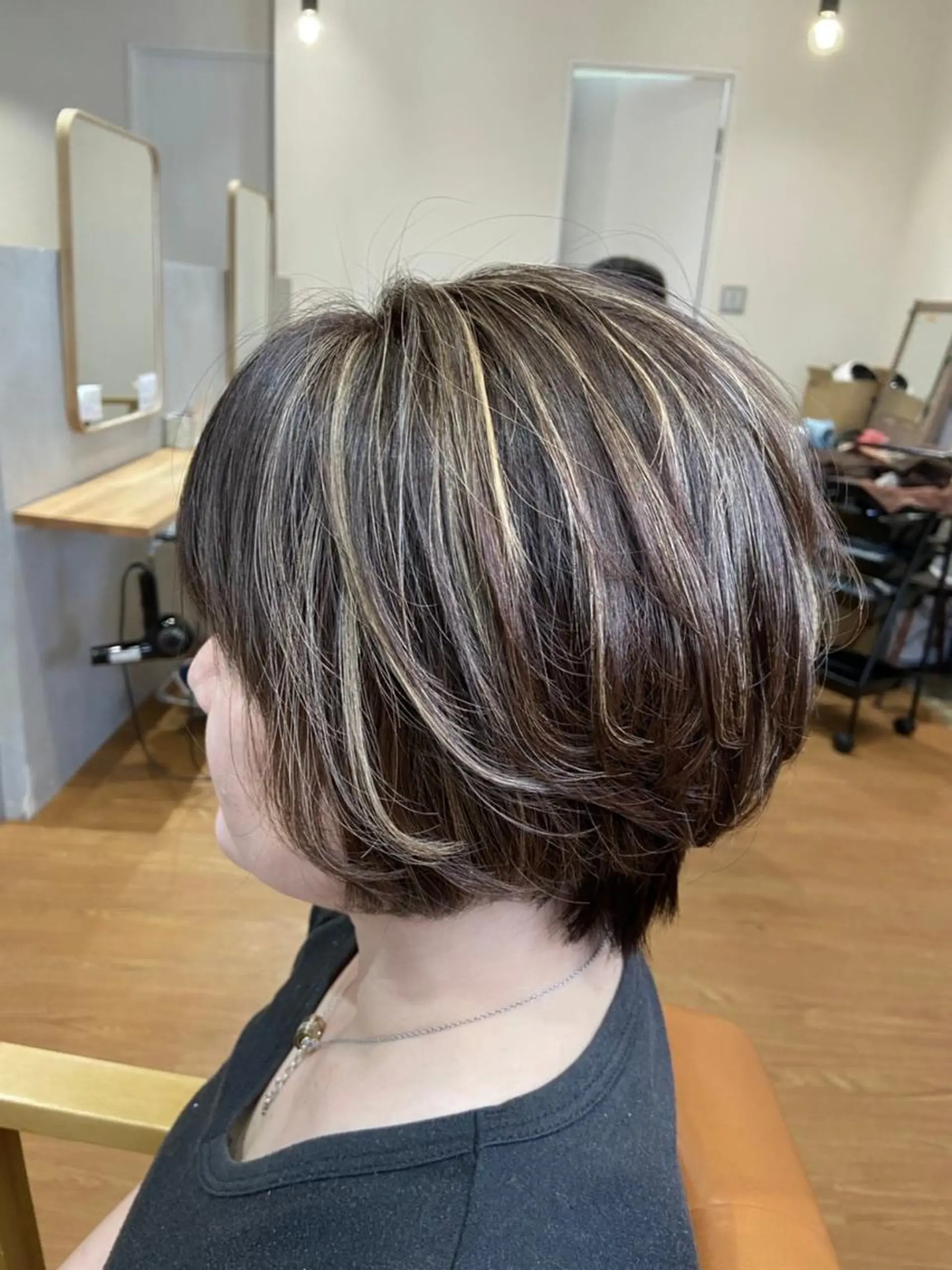 ミディアム chill out 塚口本町店のヘアスタイル