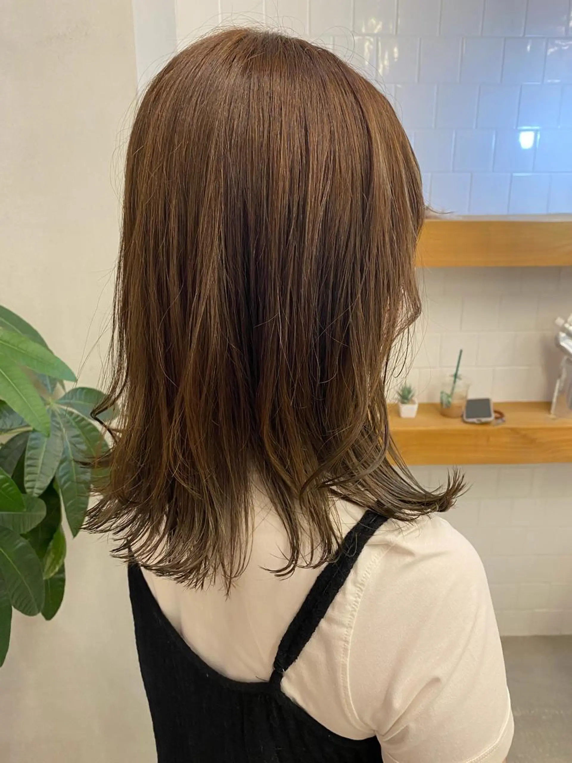 ミディアム カラー ヘアアレンジ レイヤーカット 、 、のヘアスタイル