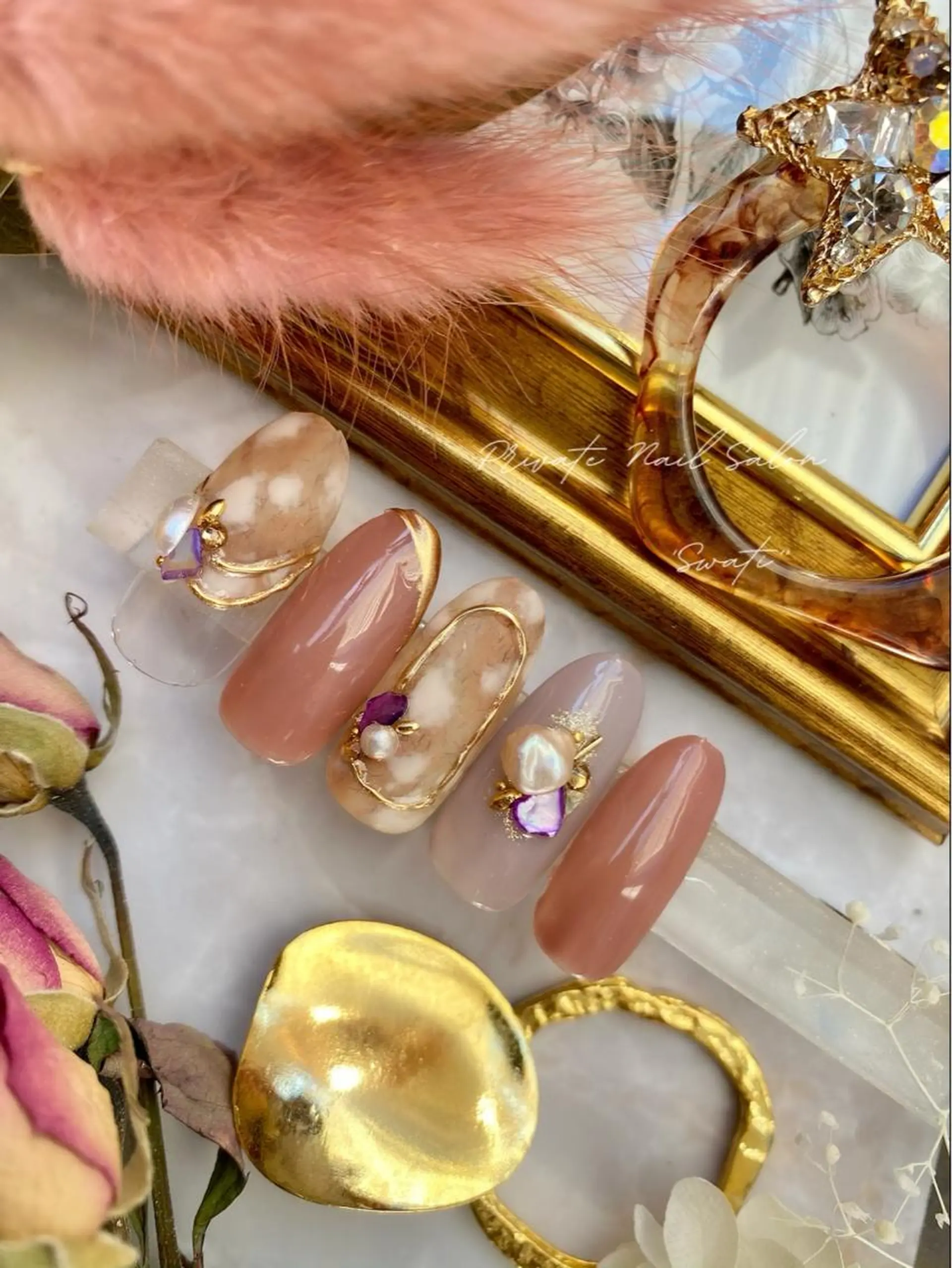 ネイル アニマル柄 アートネイル ジェルネイル オフィスネイル 冬ネイル yuko （ネイリスト）のネイルデザイン