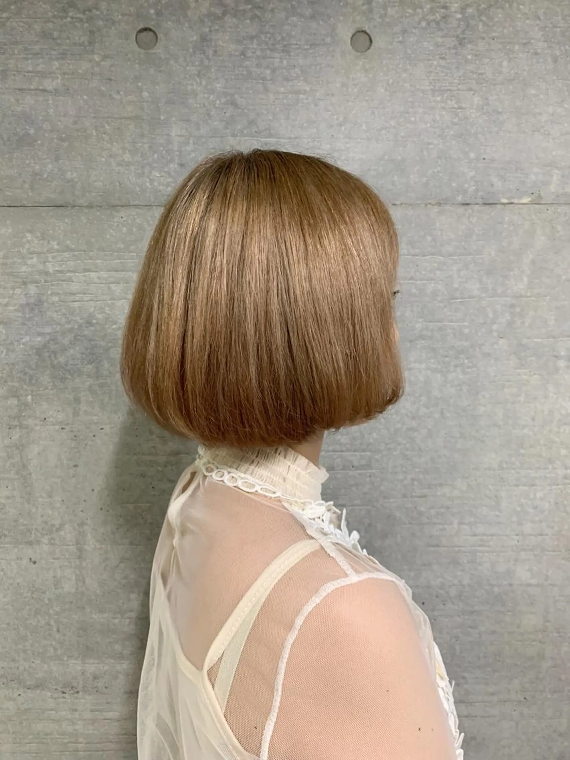 ショート カラー ブリーチ ブロンド ケアブリーチ ダブルカラー ホワイトブロンド ヘアカラー トリートメント THE./ブリーチ 透感カラー/髪質改善のヘアスタイル