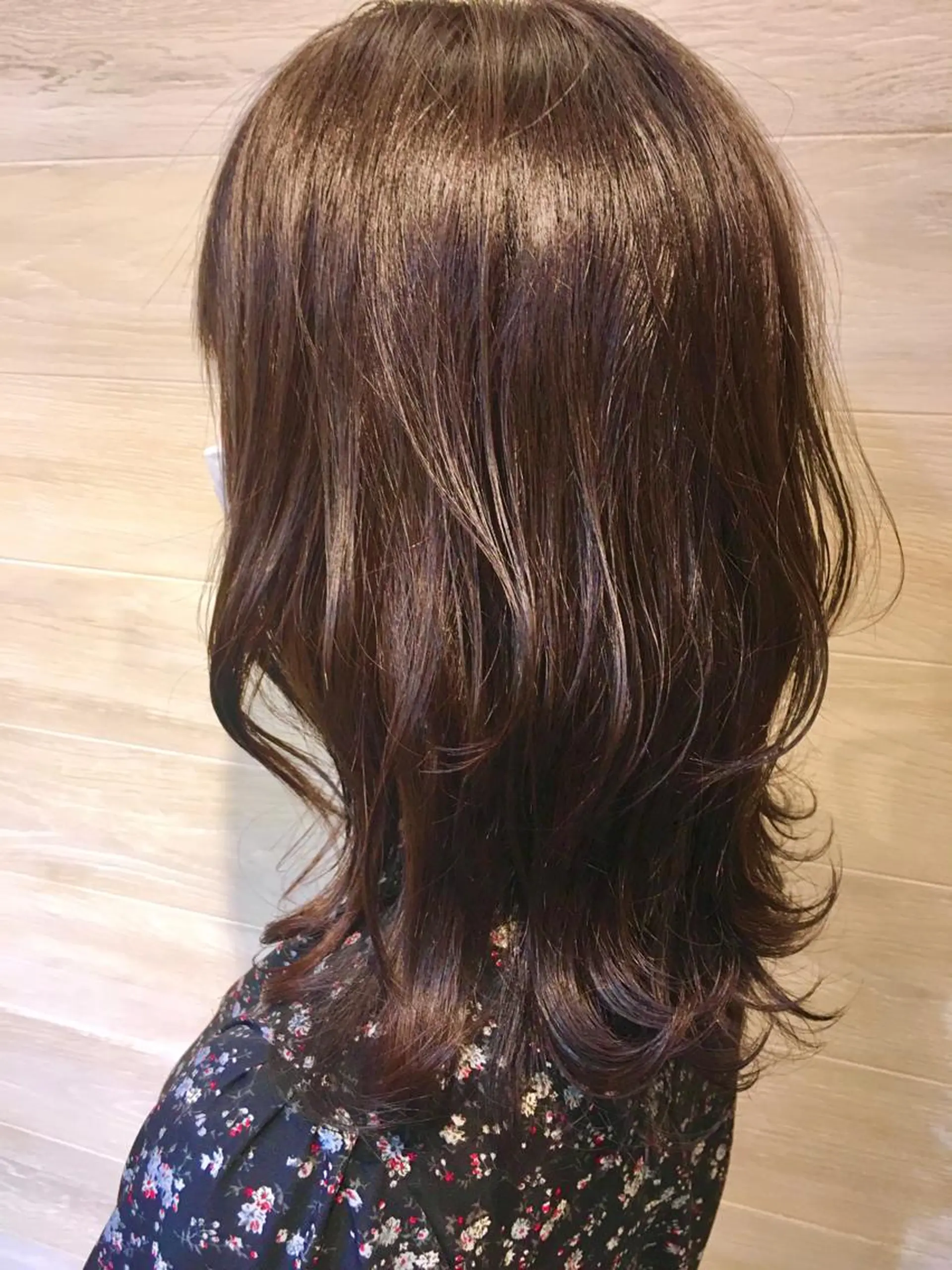 ミディアム ミディアムパーマ ウルフカット N°ilduca KANA⭐️のヘアスタイル