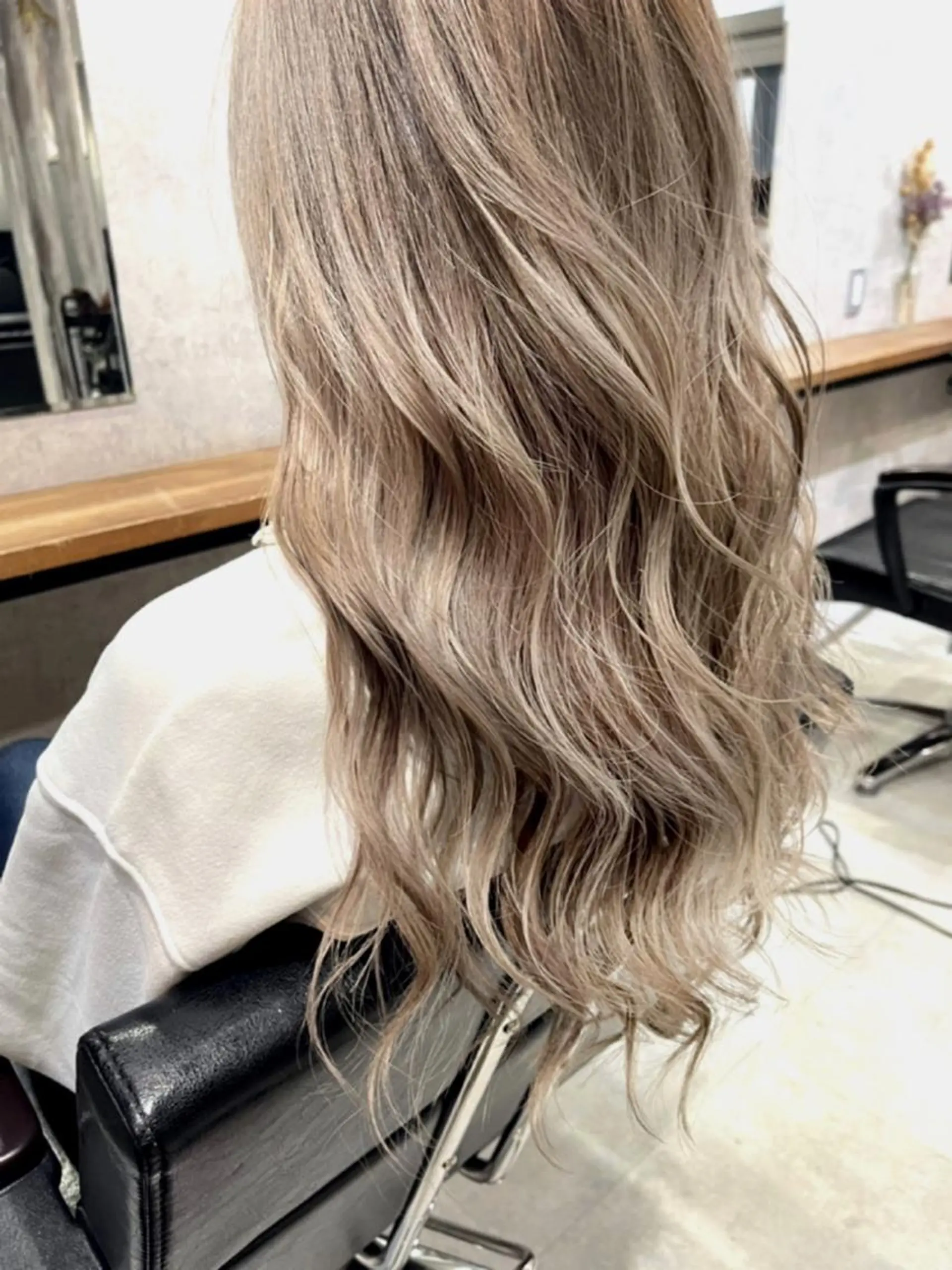 ロング カラー ヘアアレンジ ベージュカラー ブリーチ ハイライトカラー ハイトーンカラー ハイライト ヘアカラー 松井那津子 /ハイライトブリーチのヘアスタイル