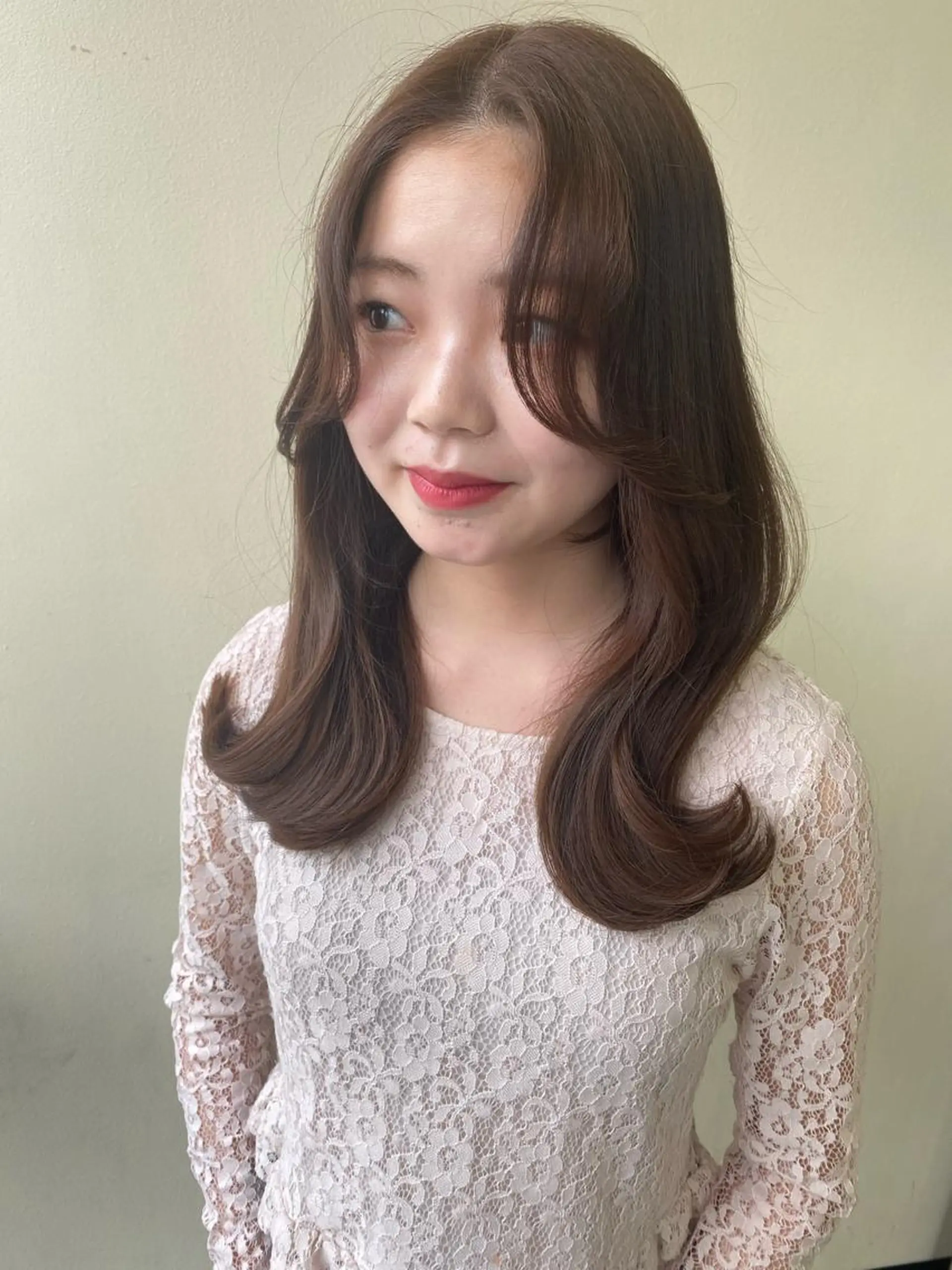 セミロング くびれヘア 韓国風ヘア カット 韓国ヘア🇰🇷 SAYAのヘアスタイル