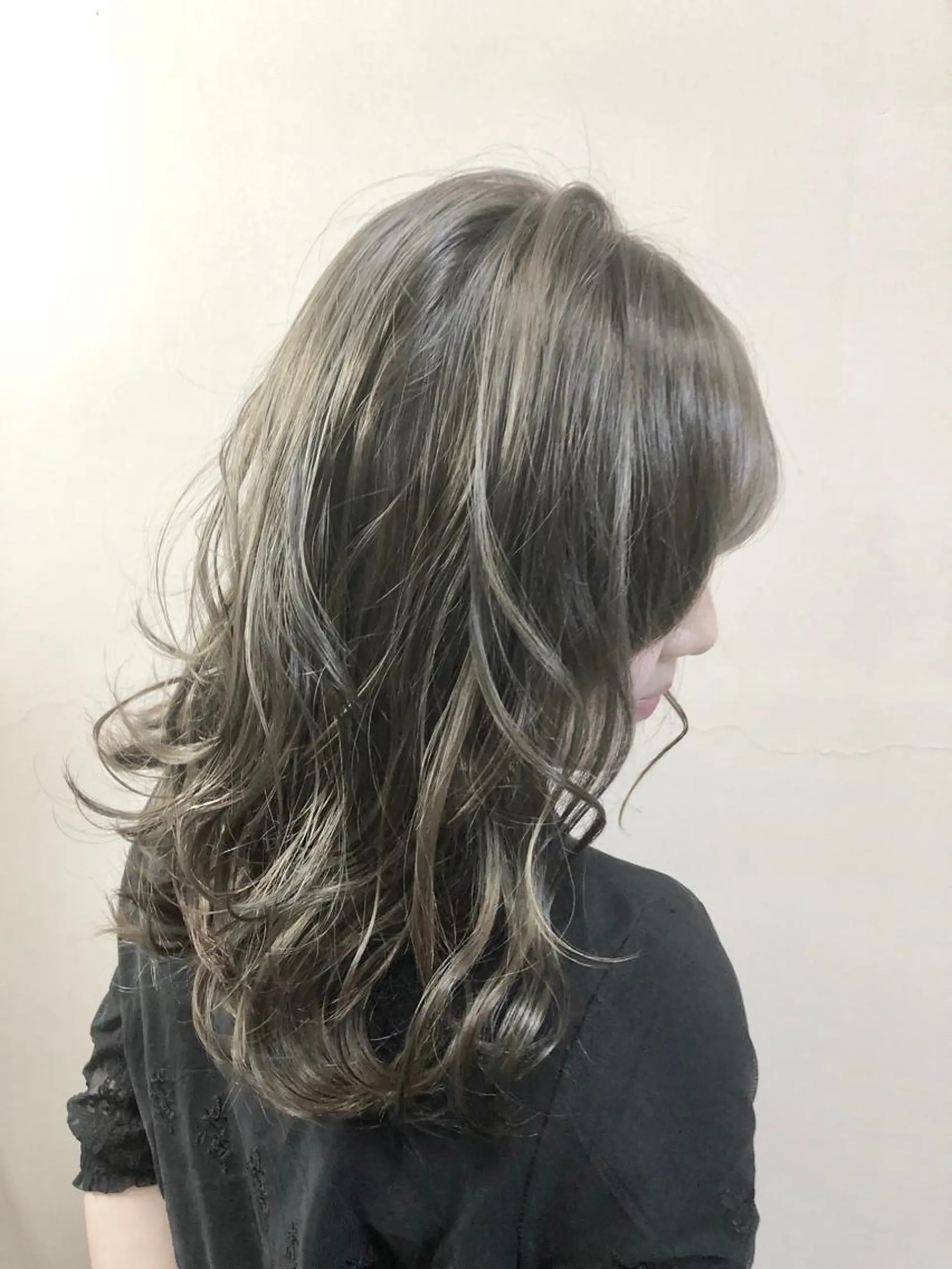 ミディアム カラー ブルーカラー ブルージュ ヘアカラー トリートメント tuki yokohama所属・店長 小池アキトのヘアスタイル