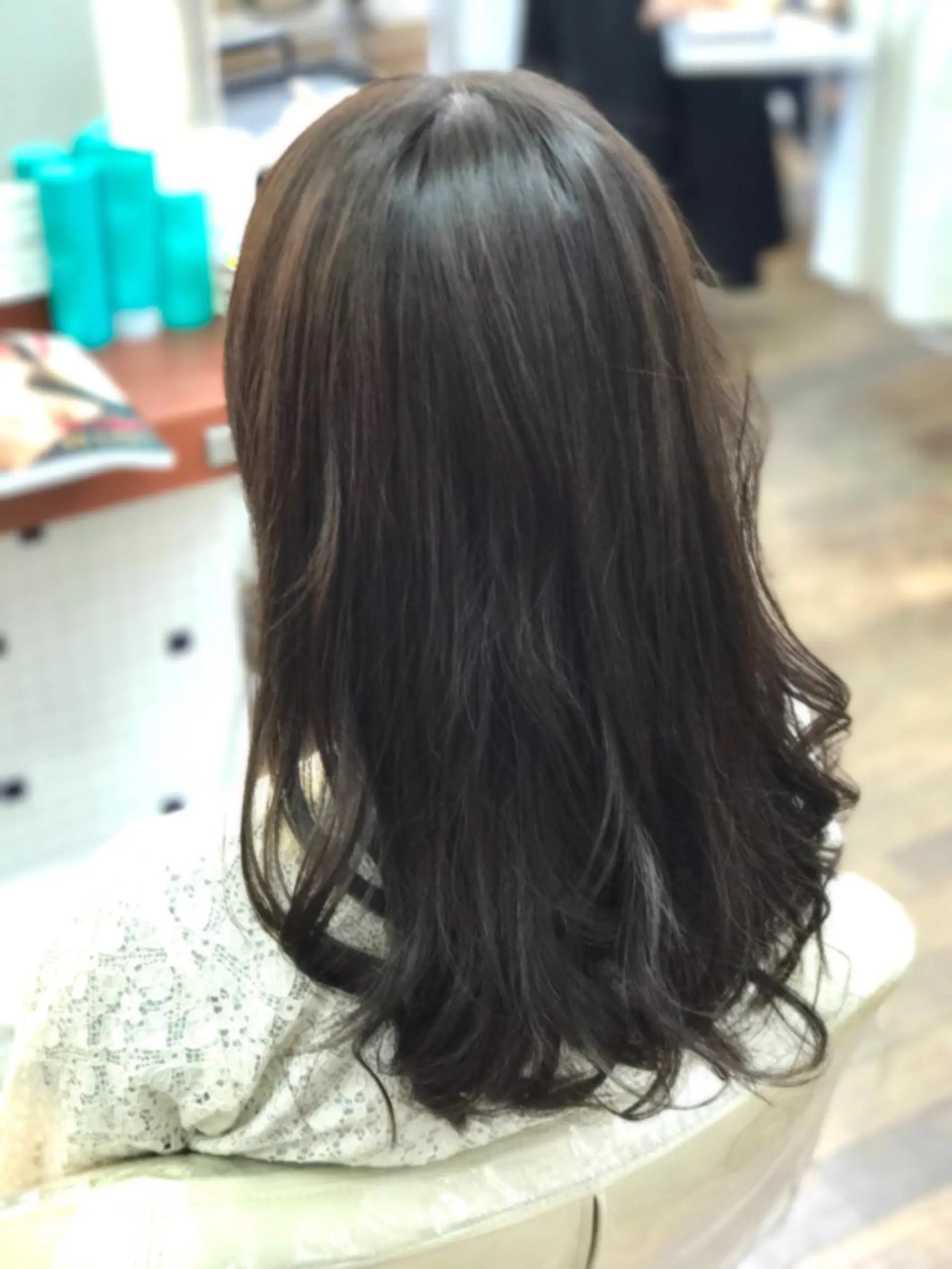 ロング カラー ダークグレー ダークグレージュ グレージュ イルミナカラー カット ヘアカラー トリートメント 左藤 翔平のヘアスタイル