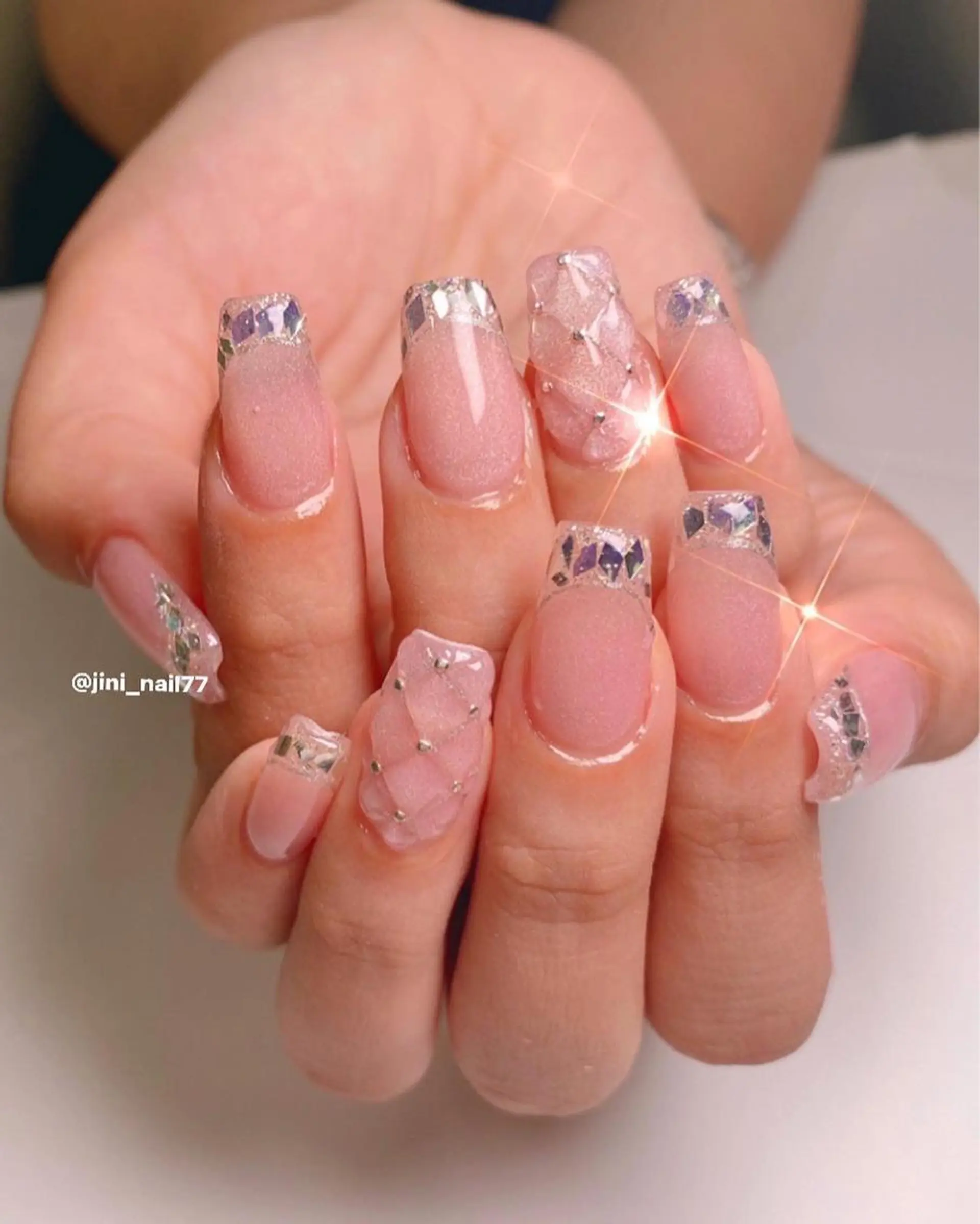 ネイル JINI NAIL所属・ジニ ネイルのネイルデザイン