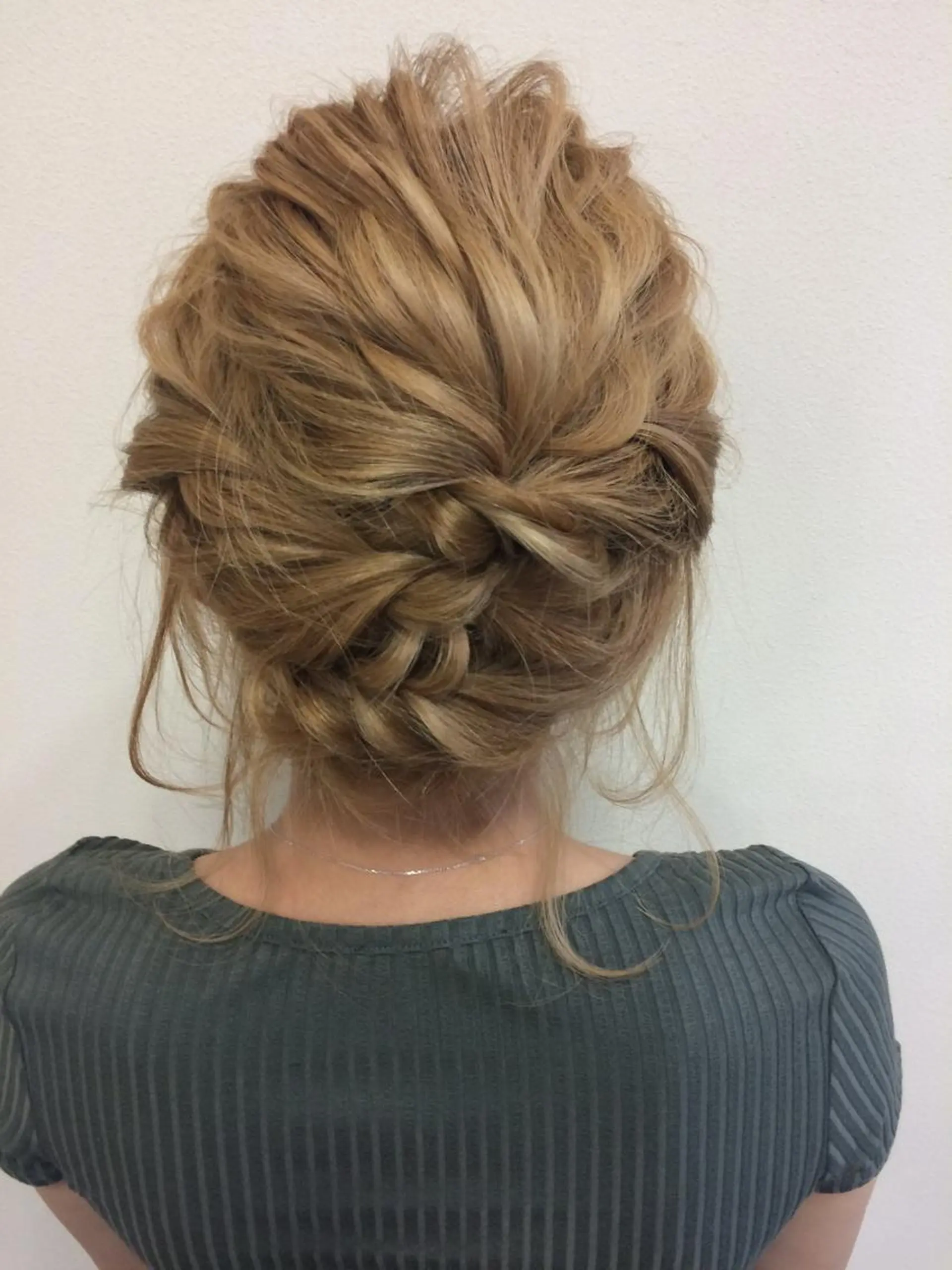 ミディアム ヘアアレンジ 沢田 瞳のヘアスタイル