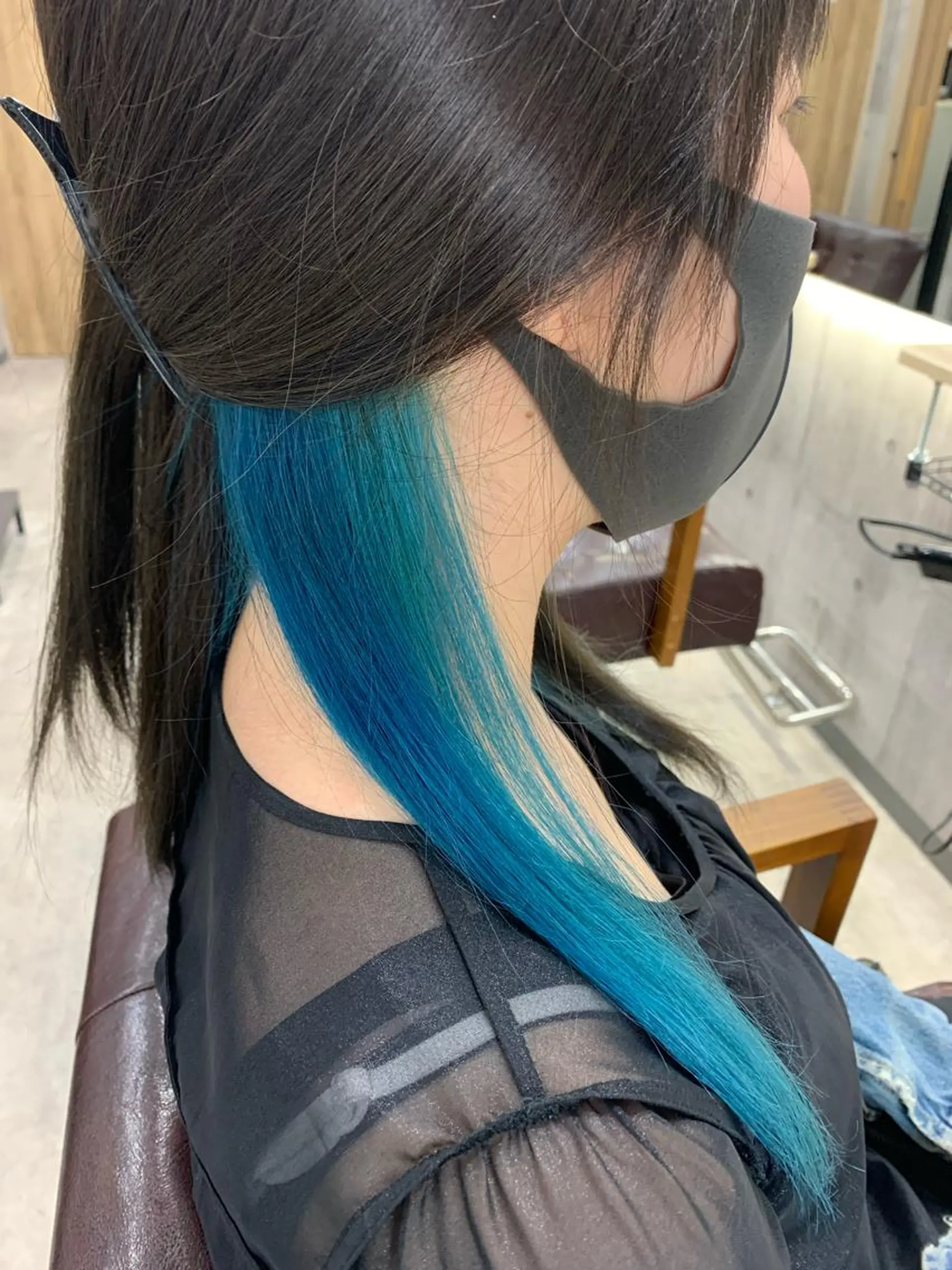 セミロング カラー アクアカラー バレイヤージュ ブリーチ ブルーカラー ダブルカラー ヘアカラー memento 斎藤大覚のヘアスタイル