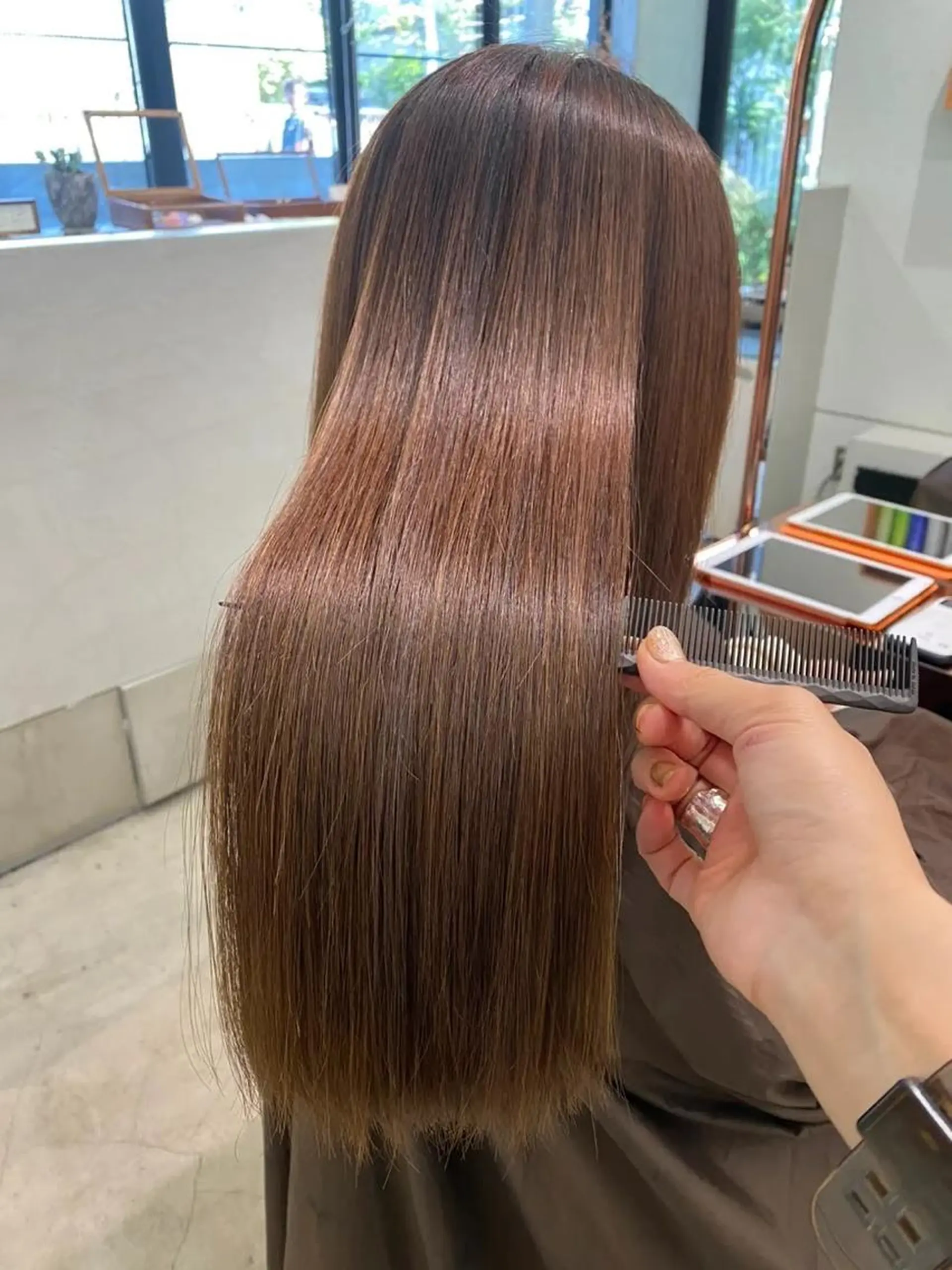 ロング 縮毛矯正 鶴井 美空のヘアスタイル