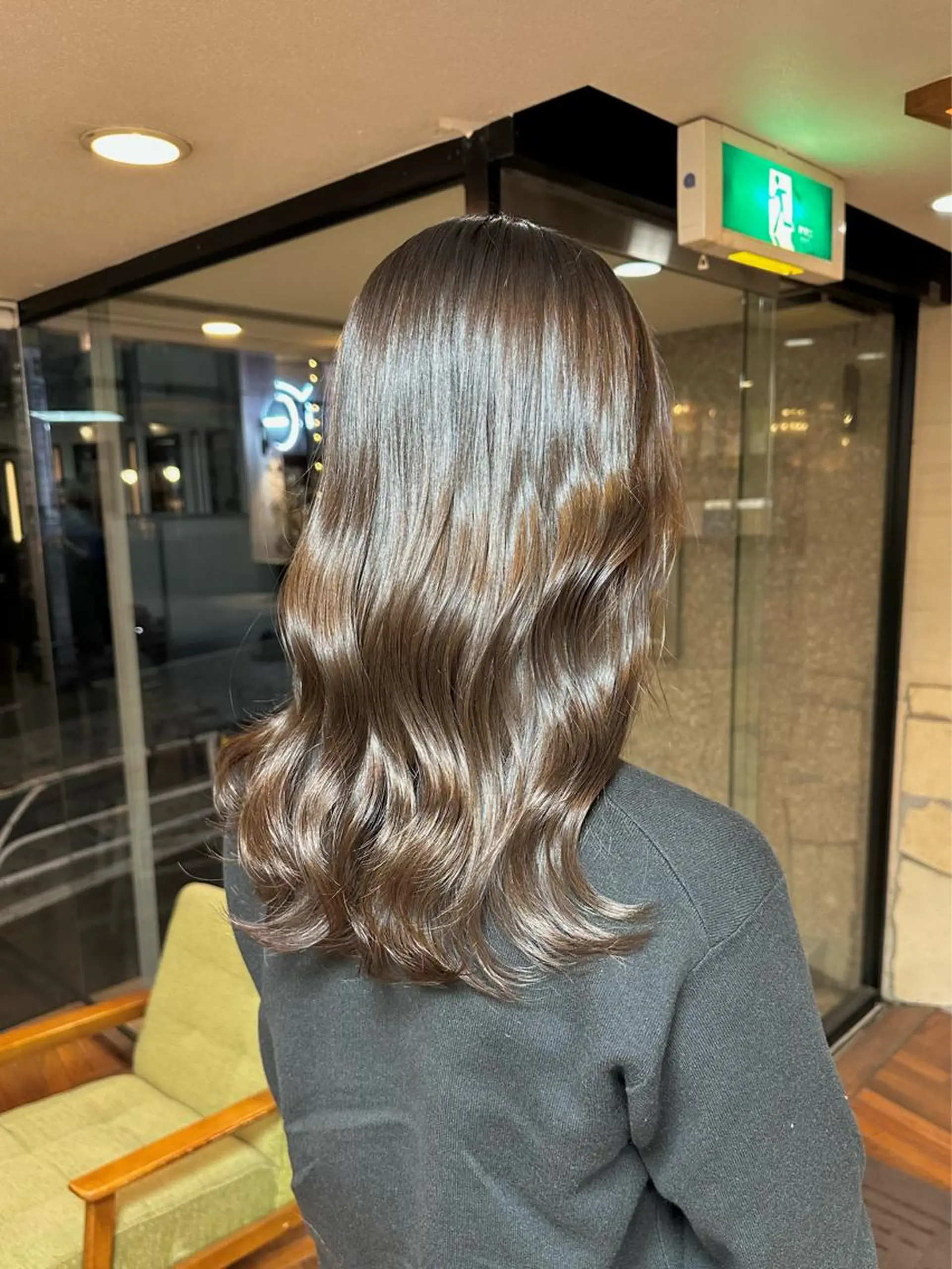 ミディアム カラー アッシュ アッシュグレー アッシュグレージュ ブリーチ グレージュ LUMO所属・矢野 晃平のヘアスタイル