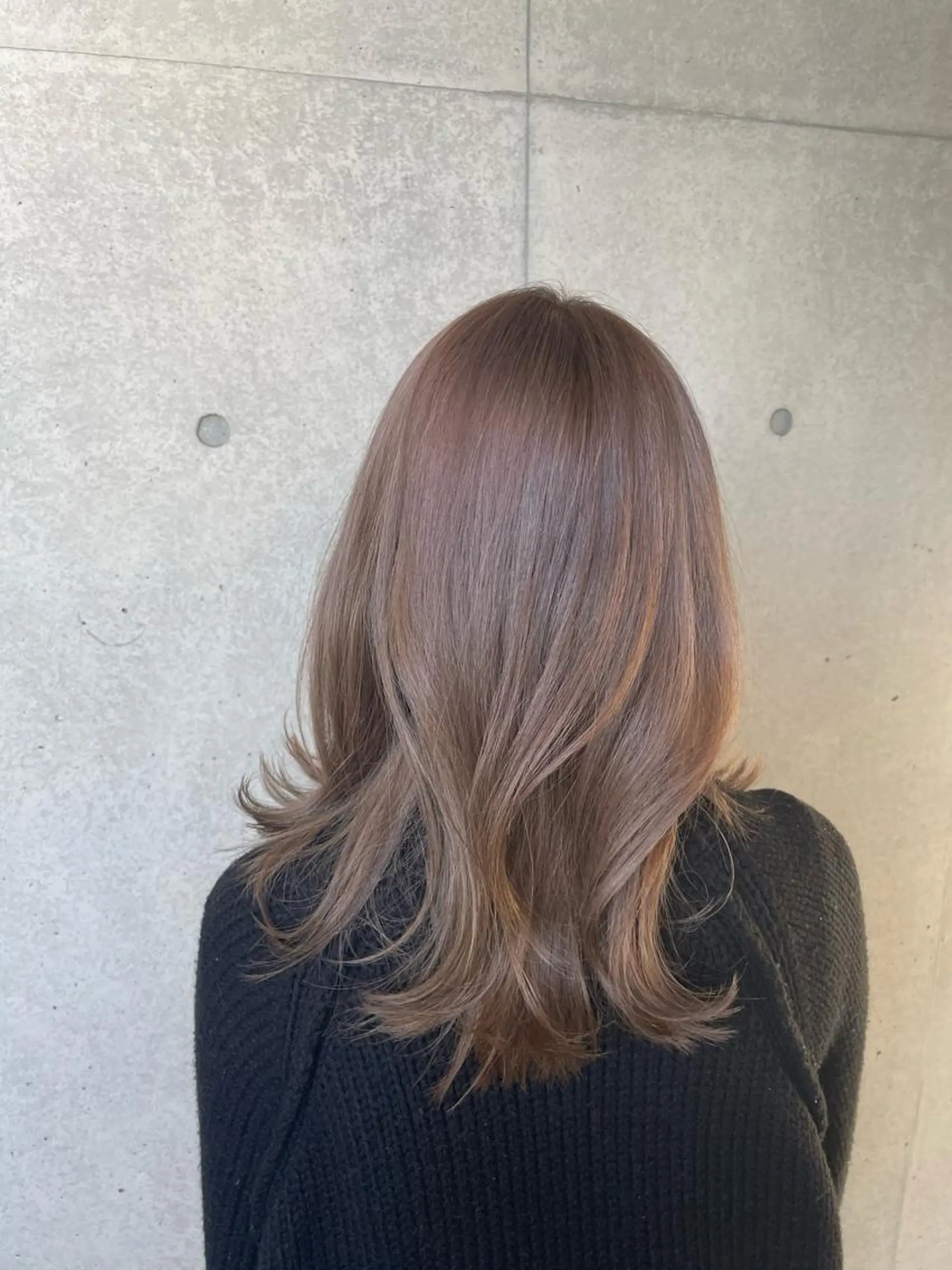 セミロング カラー 堀田 結香のヘアスタイル