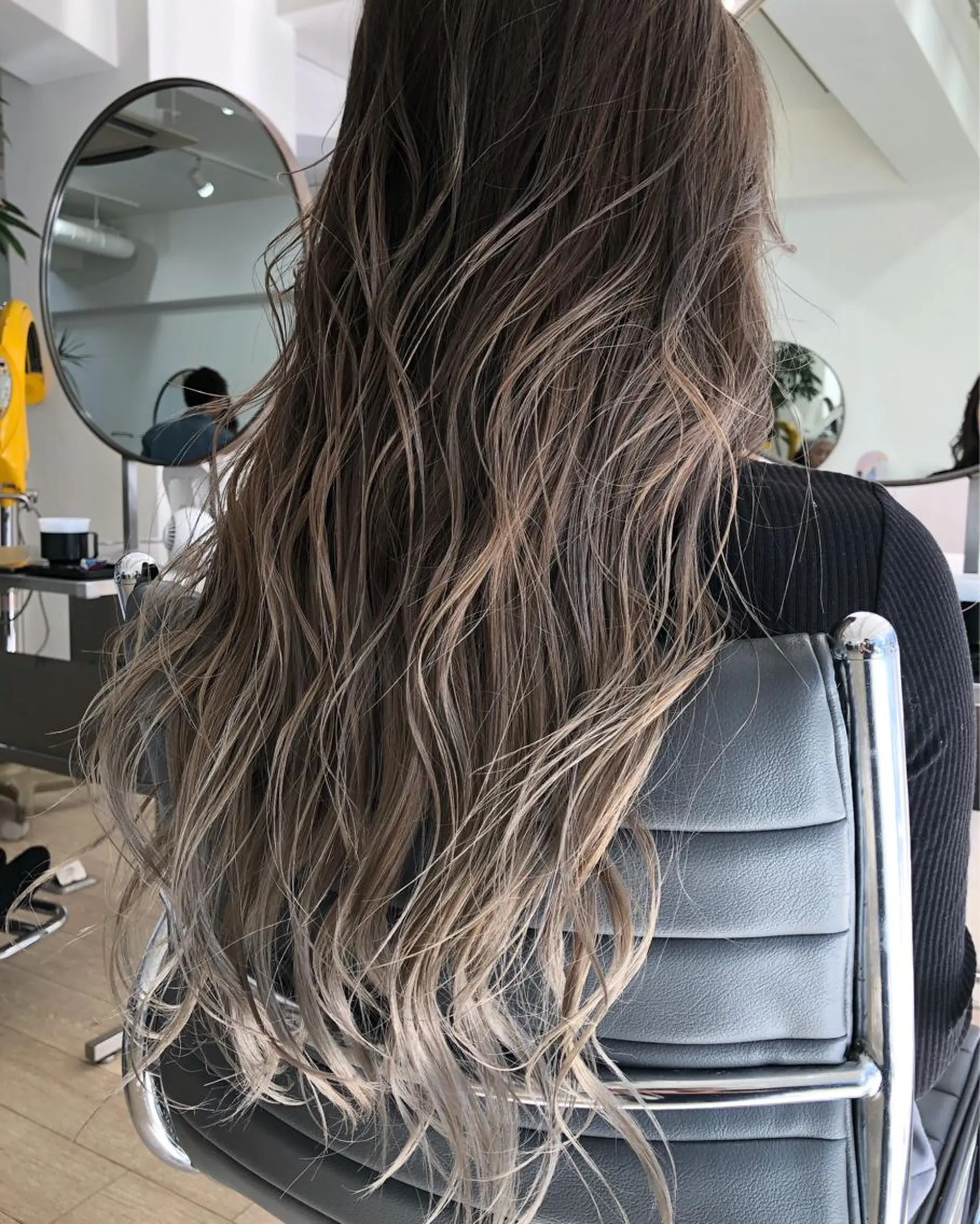 ロング カラー シルバー ヘアカラー トリートメント Tao所属・藤川 大智のヘアスタイル