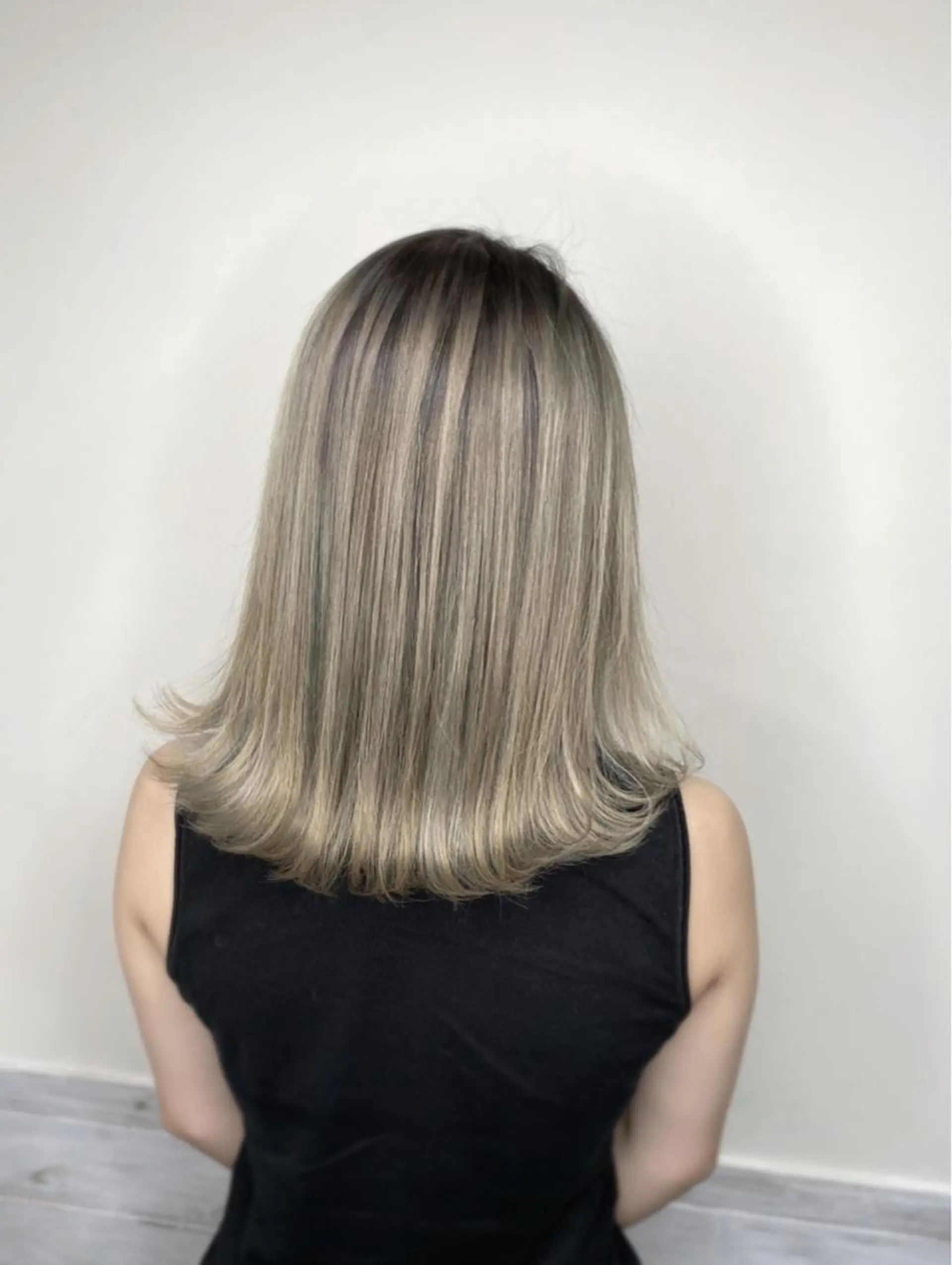 ミディアム カラー バレイヤージュ ブリーチ ブロンド ダブルカラー グラデーションカラー ヘアカラー memento 斎藤大覚のヘアスタイル