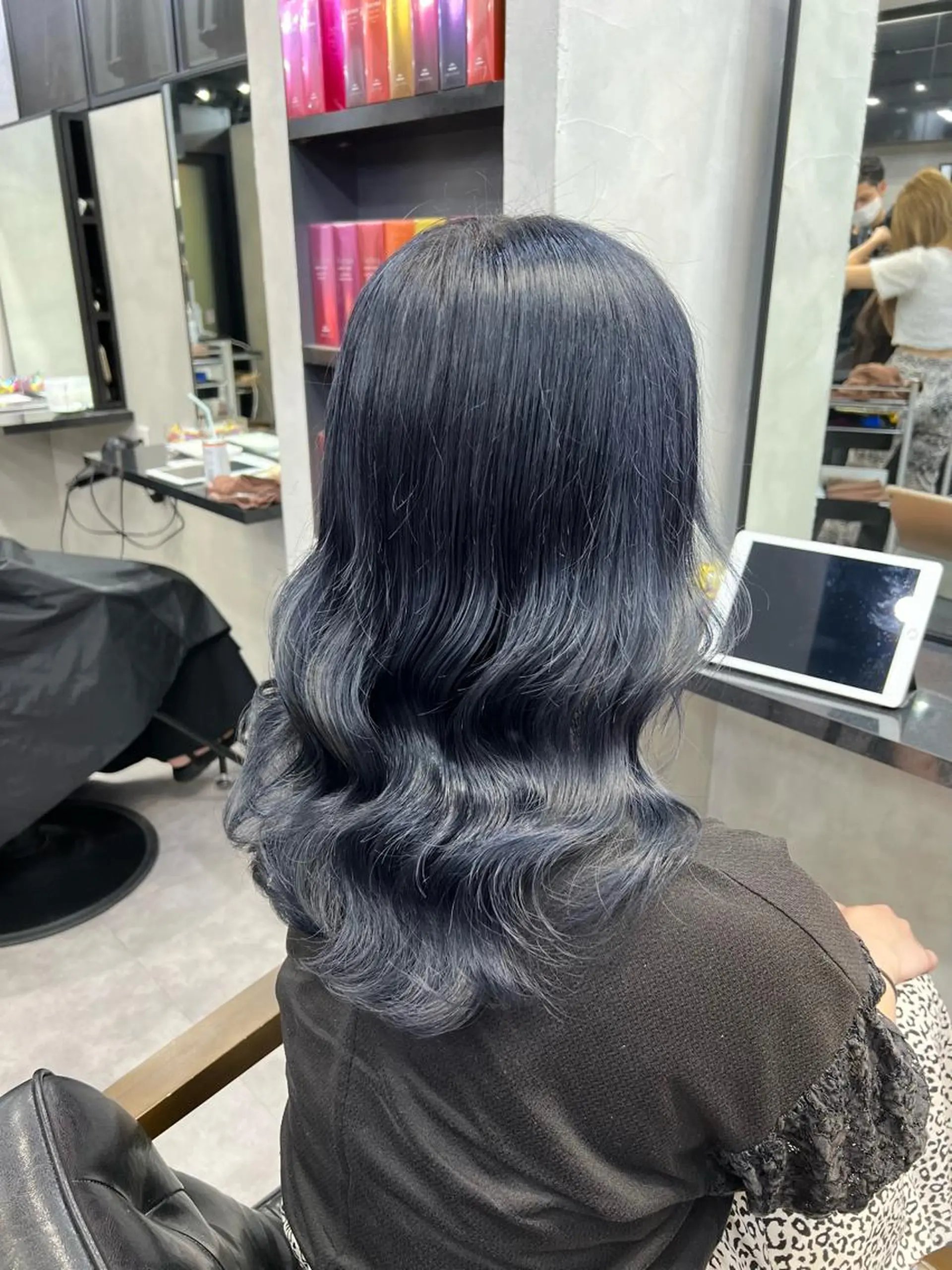 ミディアム カラー ヘアアレンジ シールエクステ アッシュ バレイヤージュ ベージュカラー 黒髪 ヘアカラー トリートメント ar+ ❤︎ maiのヘアスタイル