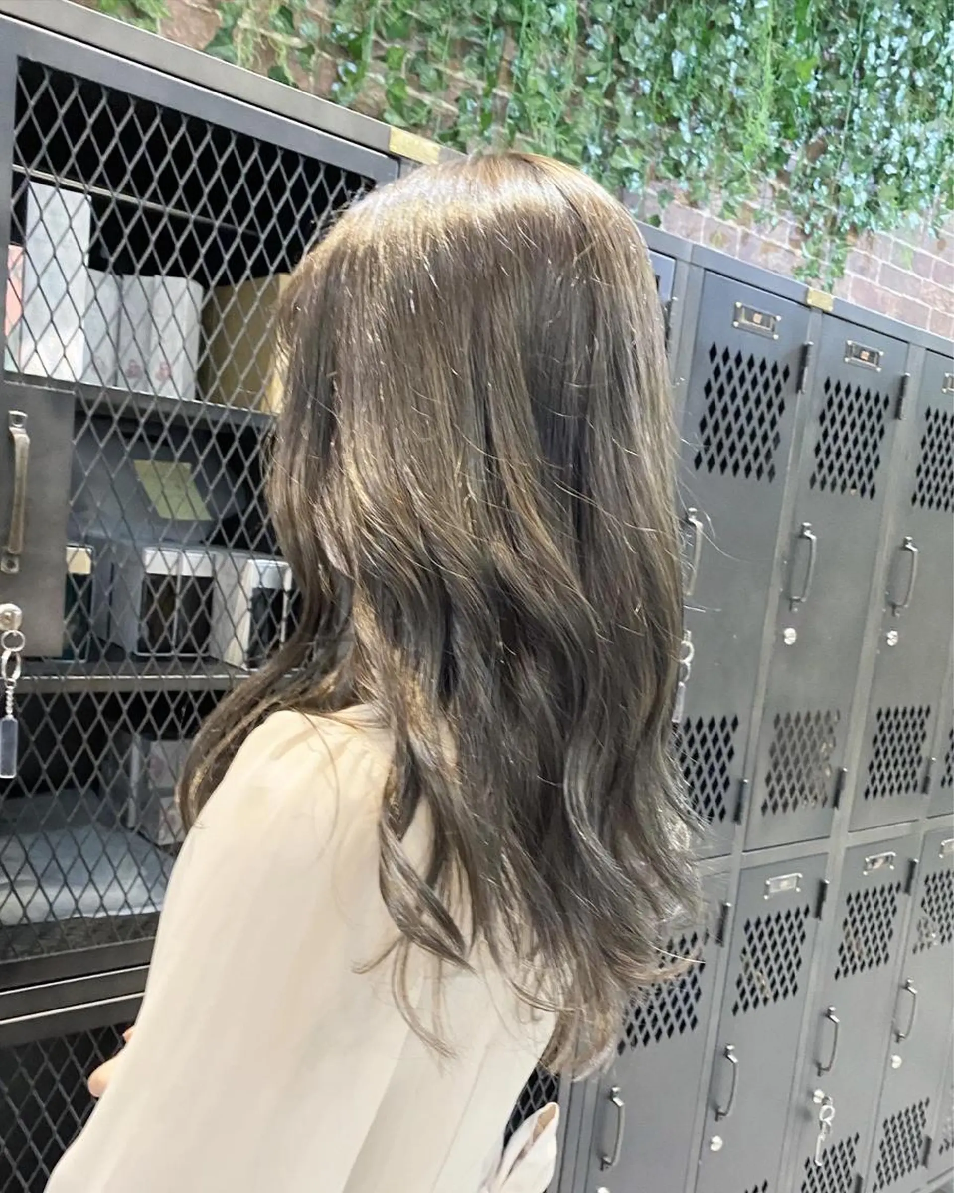 ロング カラー バレイヤージュ ブリーチ ケアブリーチ デザインカラー ダブルカラー カット ヘアカラー トリートメント 大人かわいい×艶髪 🤍塩川のヘアスタイル