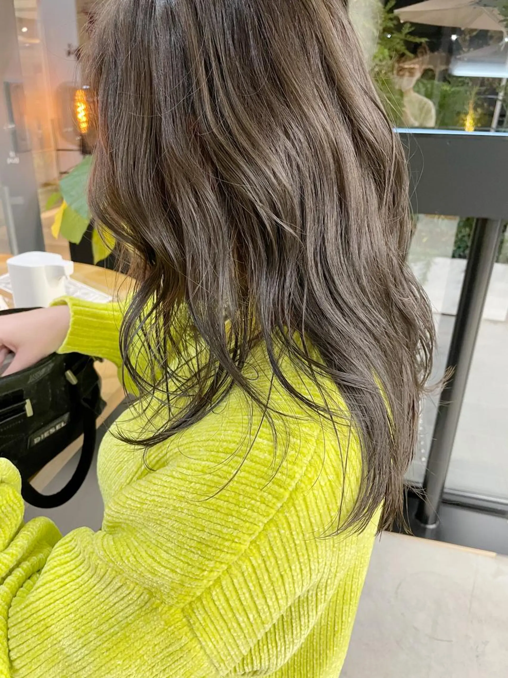 セミロング カラー マエダ リョウのヘアスタイル