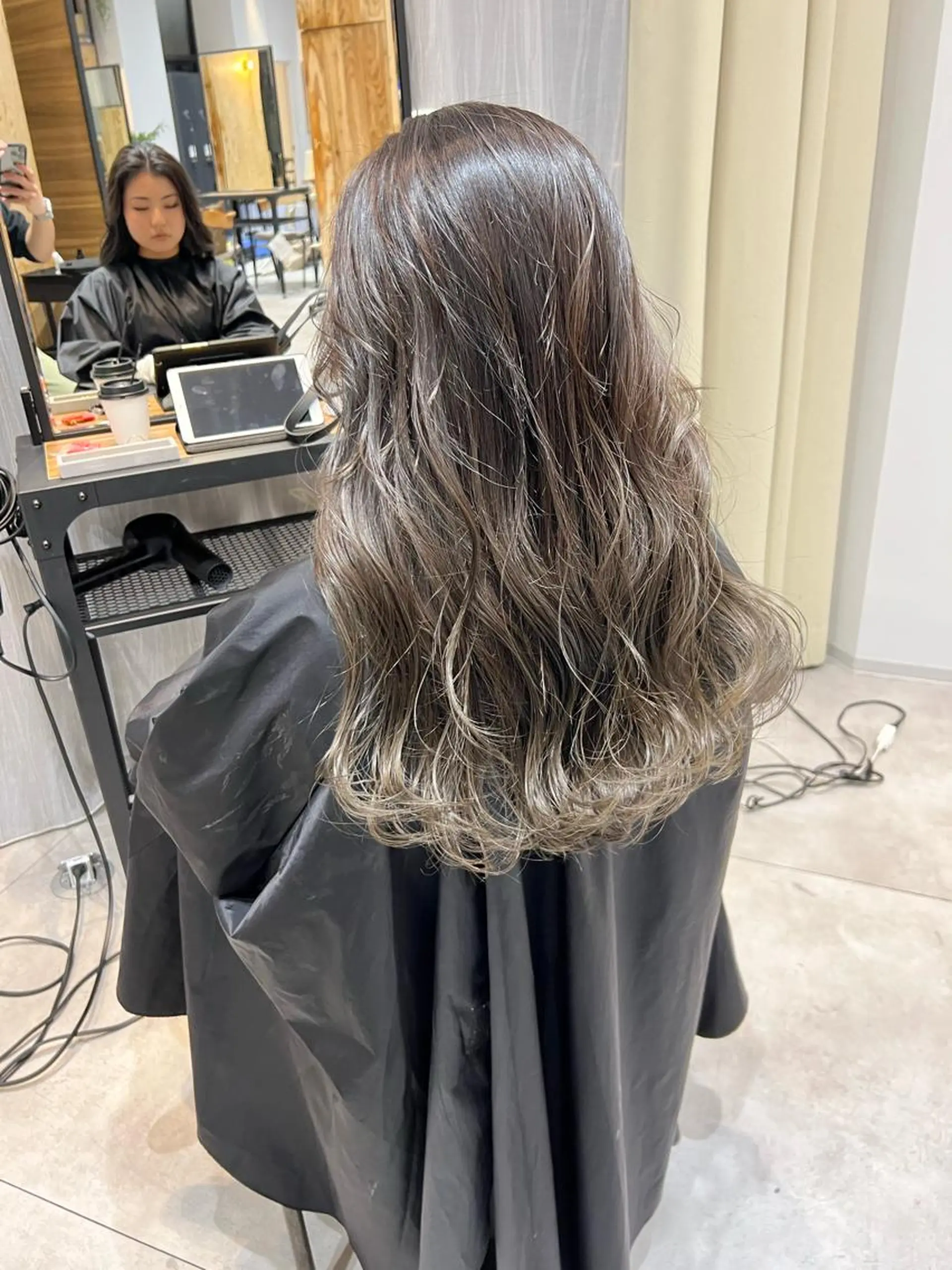 セミロング i.osaka所属・たつ/レイヤーカット 顔周り/髪質改善のヘアスタイル