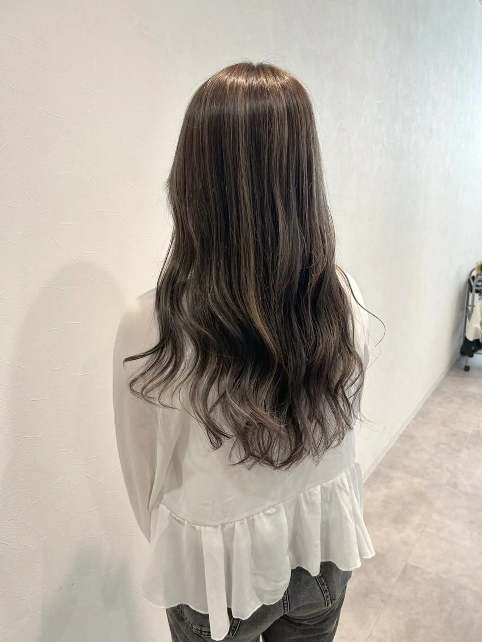 ロング カラー アッシュ アッシュグレー アッシュグレージュ バレイヤージュ ベージュカラー ヘアカラー ボブ/ハイトーン 立川loose 下田のヘアスタイル