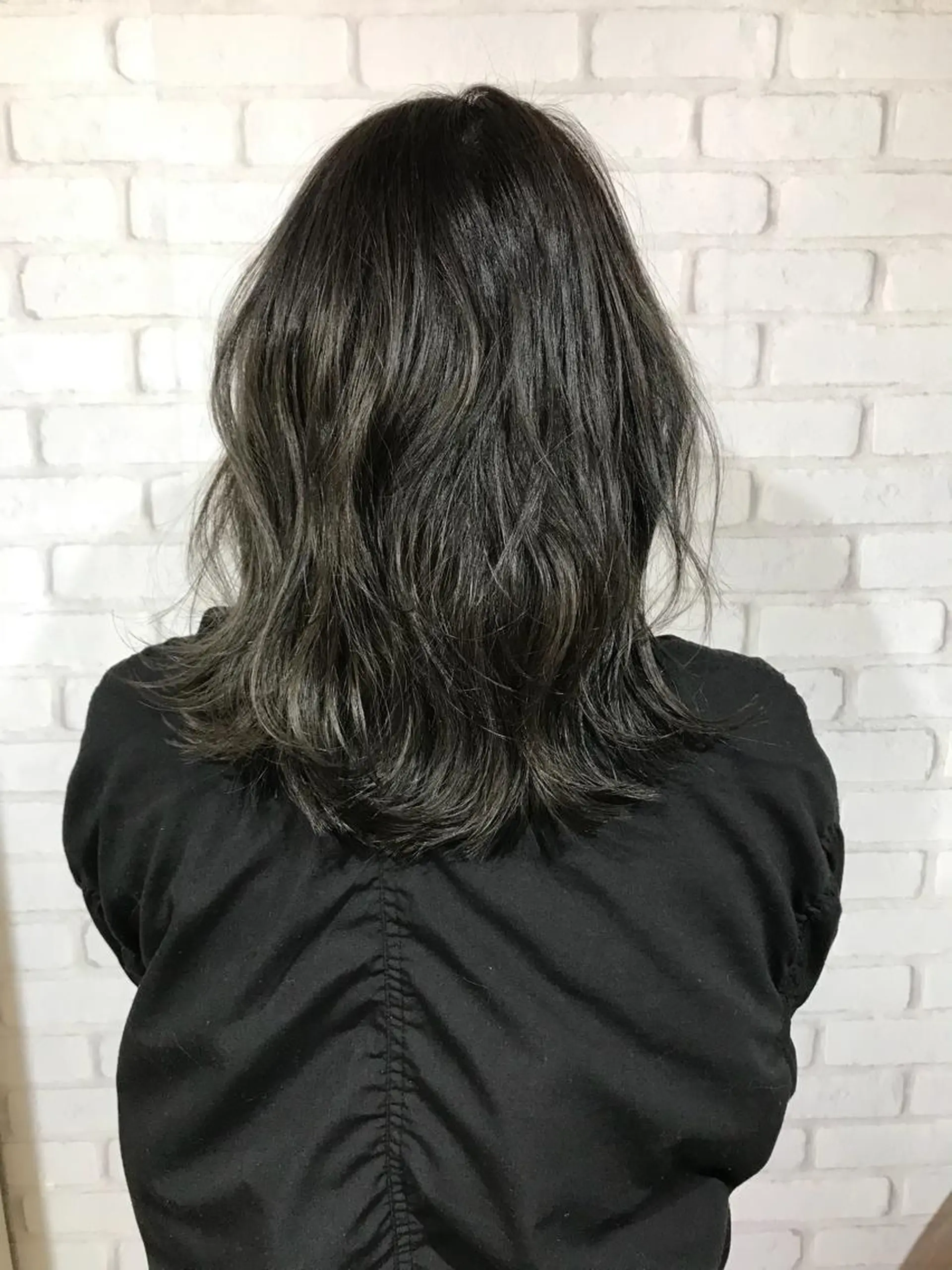 ミディアム ハイライト エクステ（レミー毛） NINEのヘアスタイル