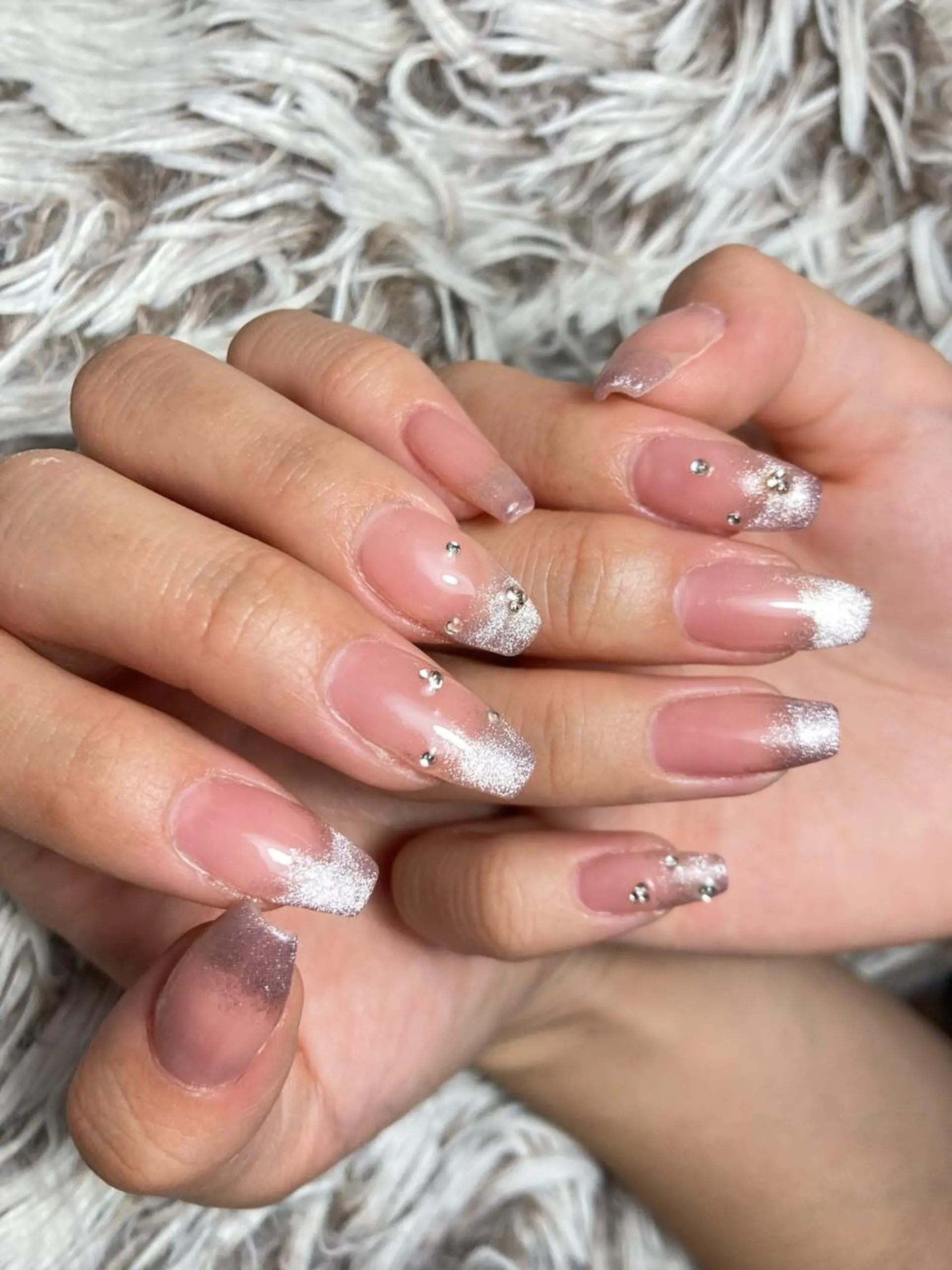 セミロング ネイル ハンドネイル フットネイル ✴︎ Delightのネイルデザイン