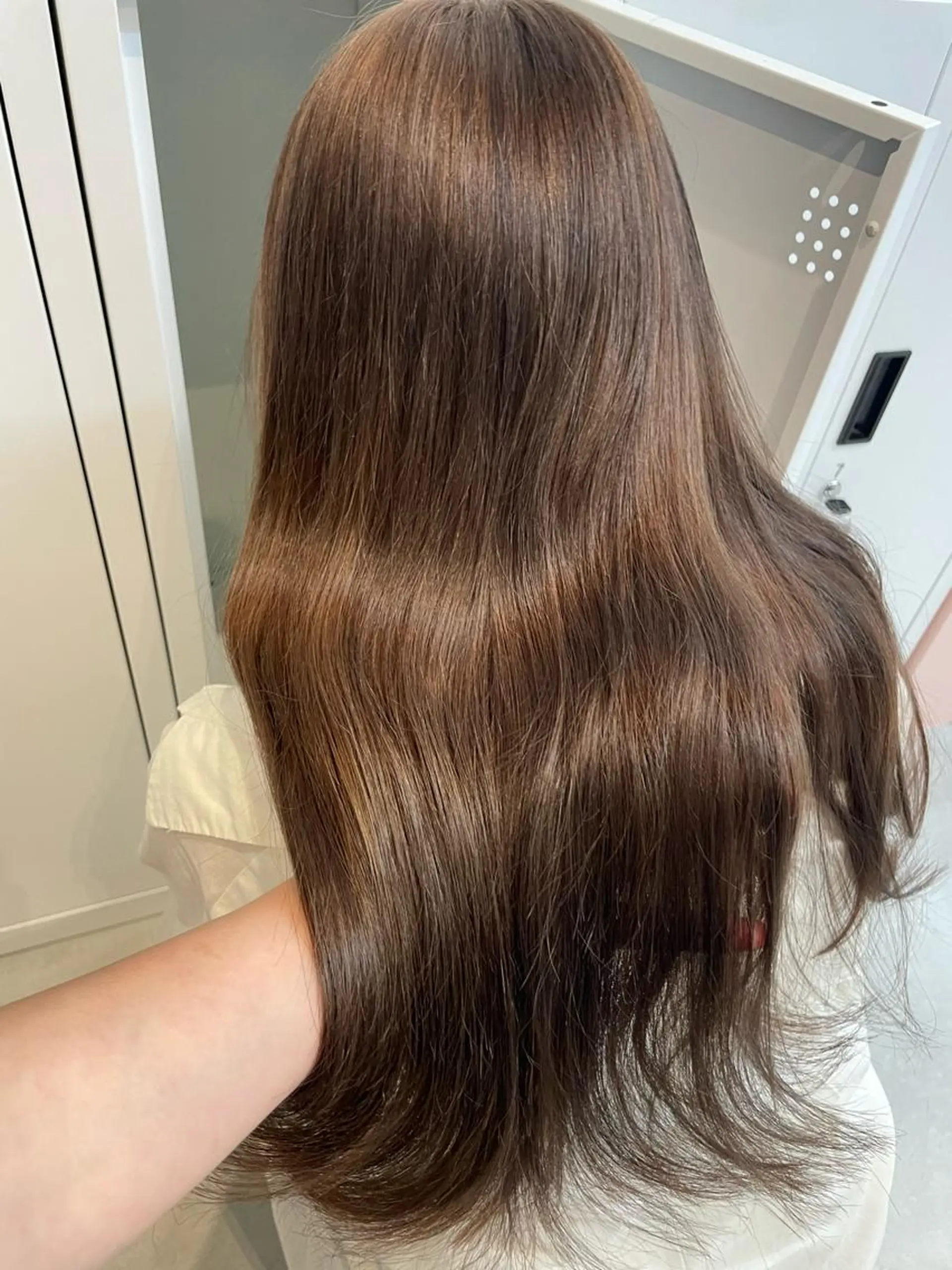 カラー 若月 あやかのヘアスタイル