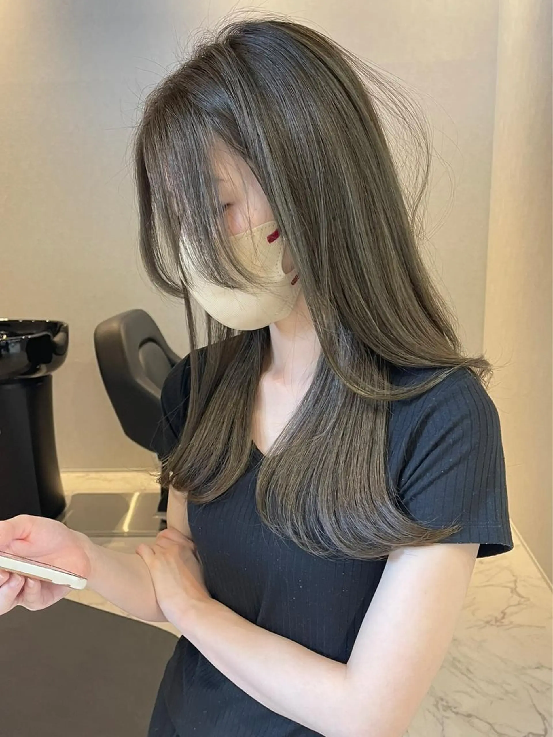 セミロング カラー ヘアアレンジ バレイヤージュ デザインカラー ハイライトカラー 外国人風カラー ハイライト カット ヘアカラー トリートメント アンドウ ユウ/ レイヤーカット/韓国のヘアスタイル