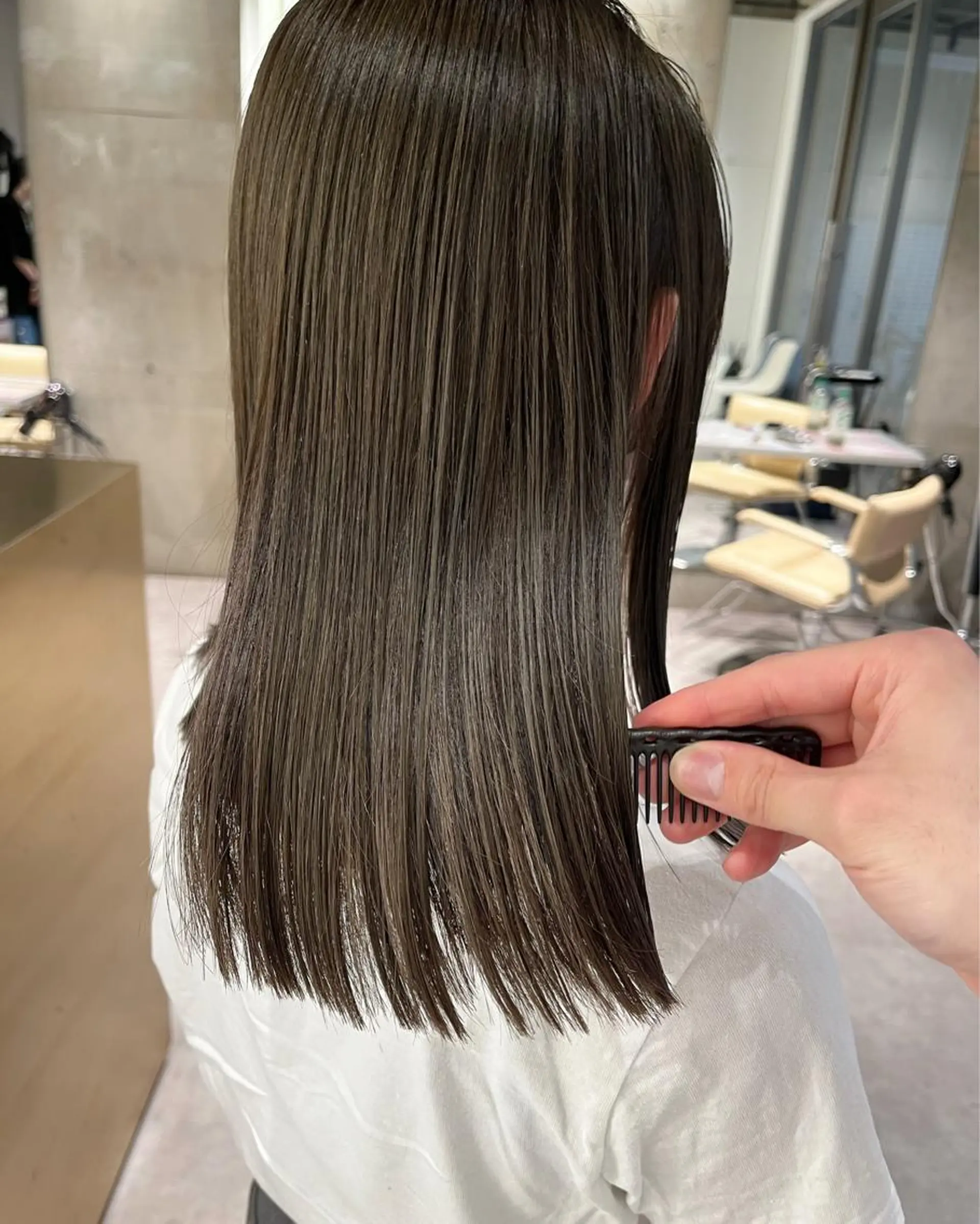 セミロング カラー ブリーチ グレージュ ブリーチなしカラー iLi所属・iLi 《イリ》のヘアスタイル