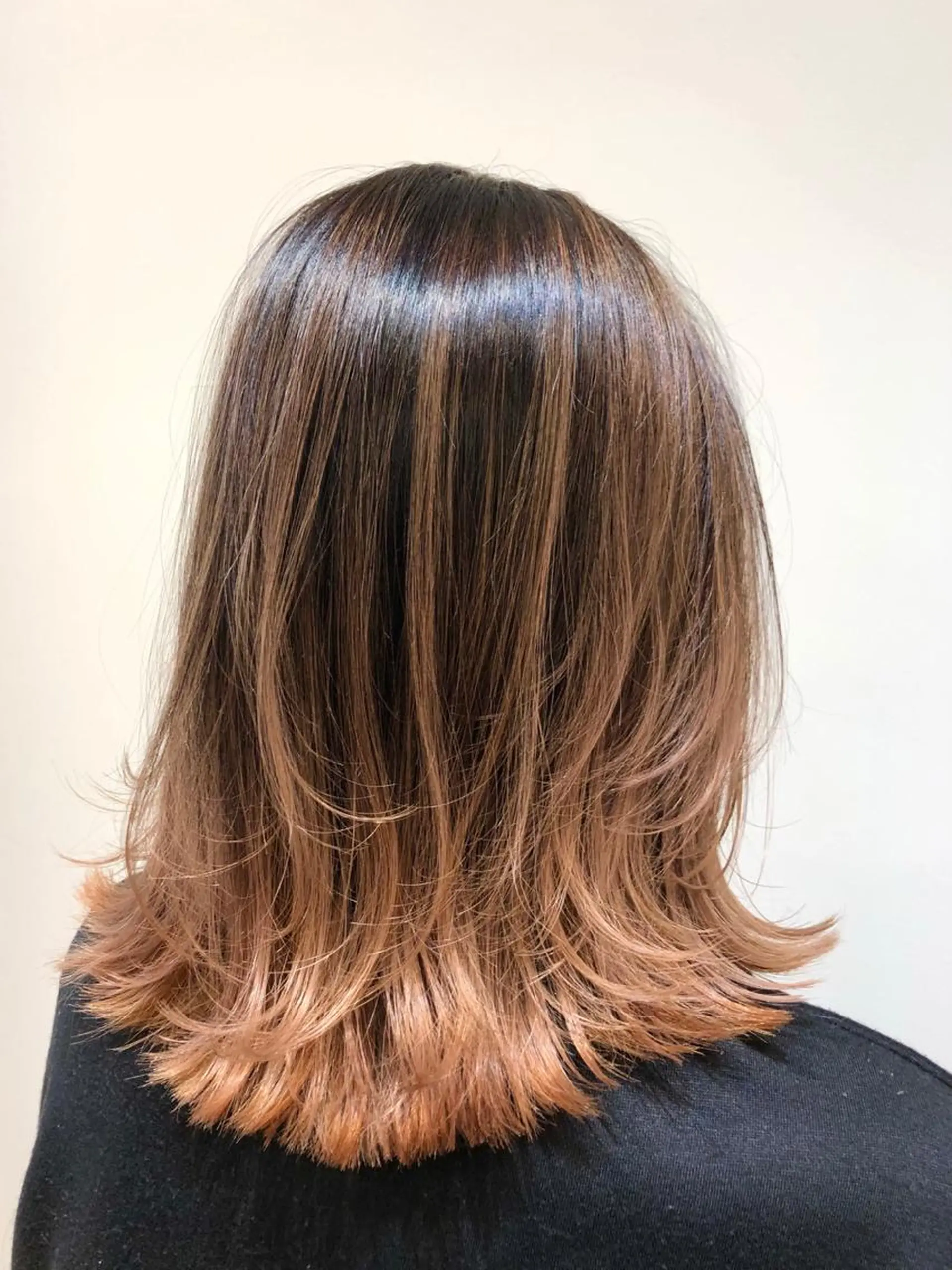 ミディアム カラー バレイヤージュ ベージュカラー ピンクカラー ピンクベージュ レイヤーカット ヘアカラー トリートメント 【店長】大根 亮太のヘアスタイル