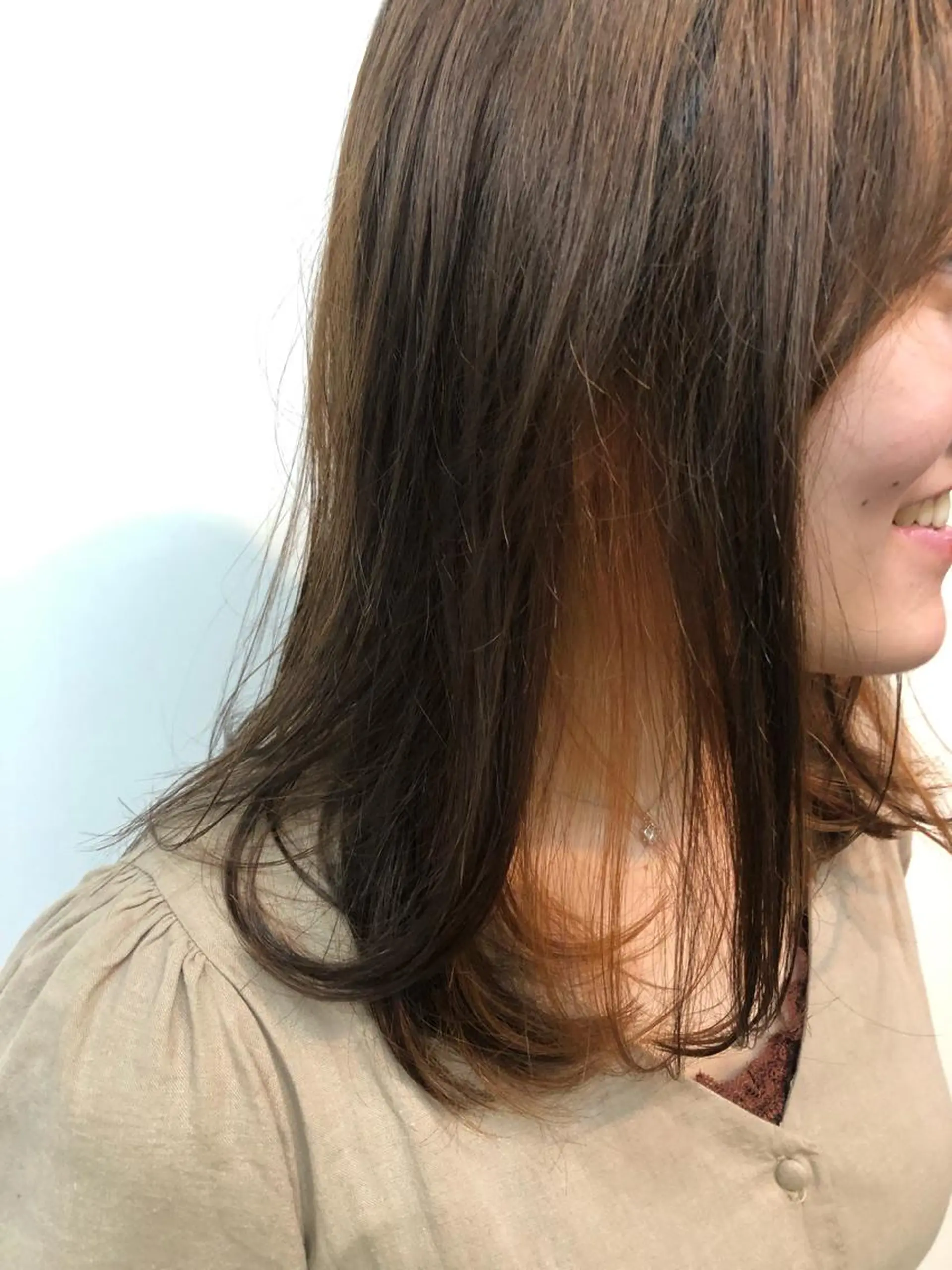 ミディアム カラー 桑原 菜摘のヘアスタイル