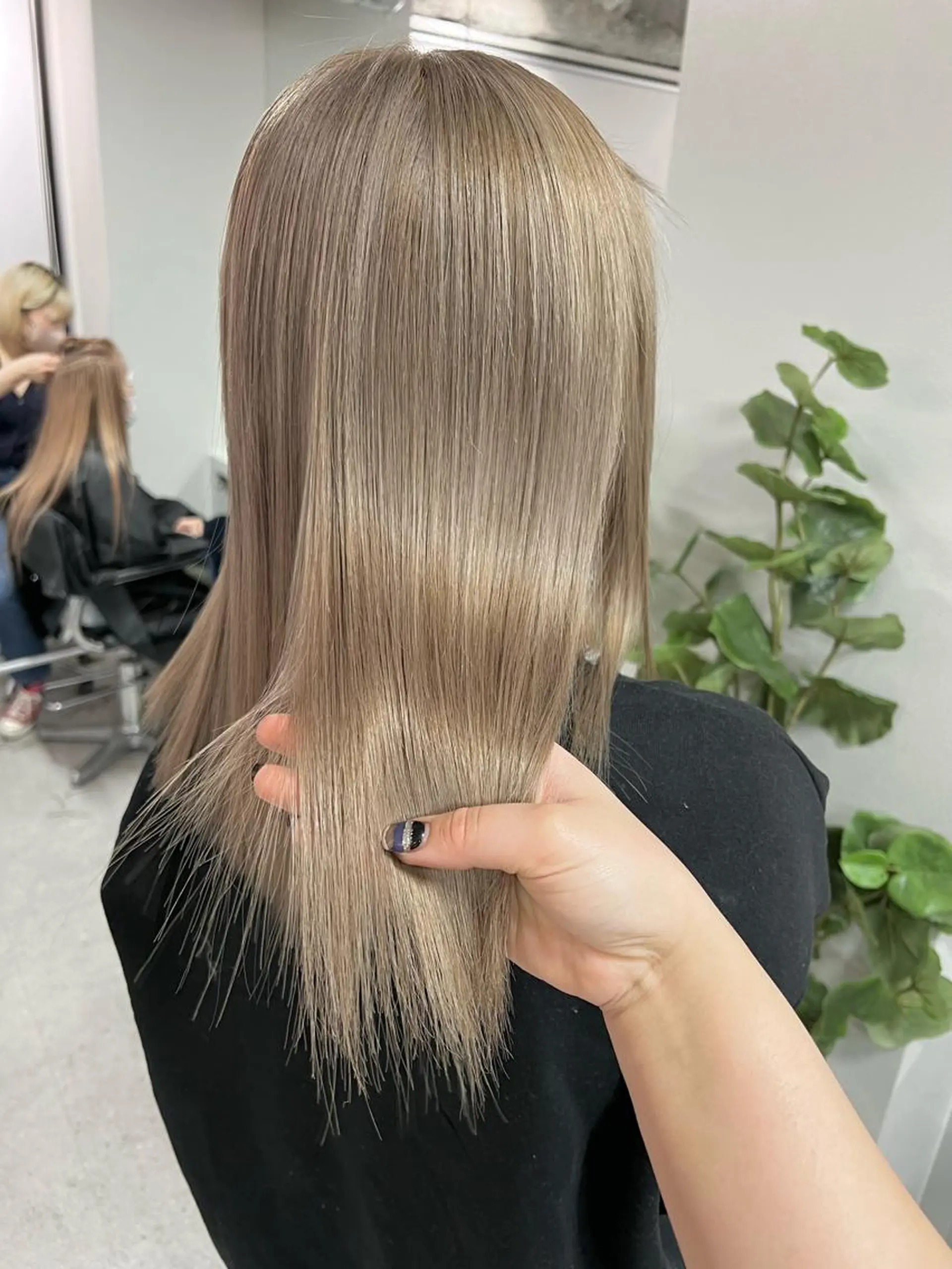 ミディアム カラー ベージュカラー 髪質改善 トリートメント sio.nail&eyebrow salon shimokitazawa2号店所属・nailist mana𖤐´-のネイルデザイン