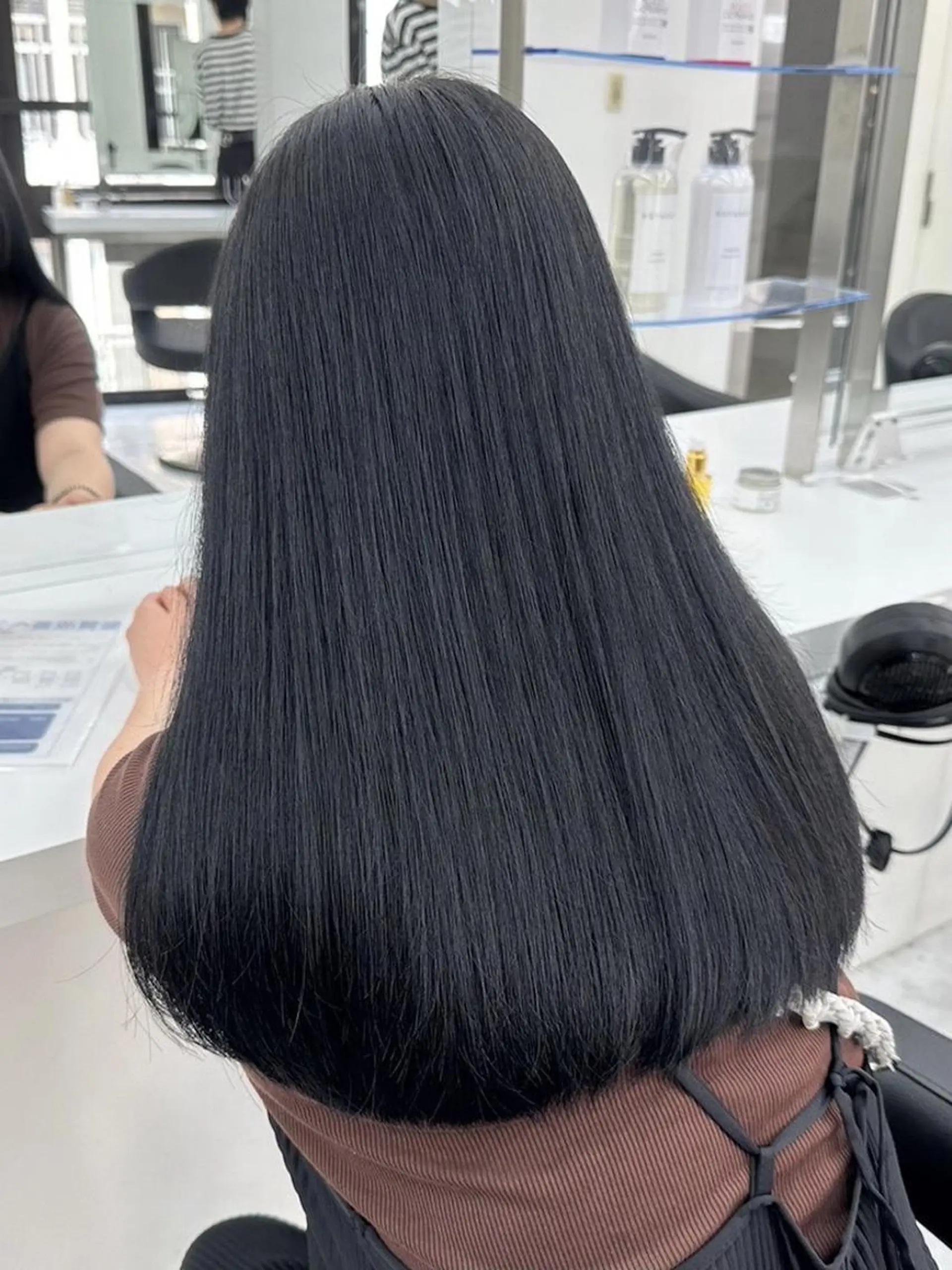 カラー 冬の透明感暗髪❄️ トレンドヘア❄️のヘアスタイル