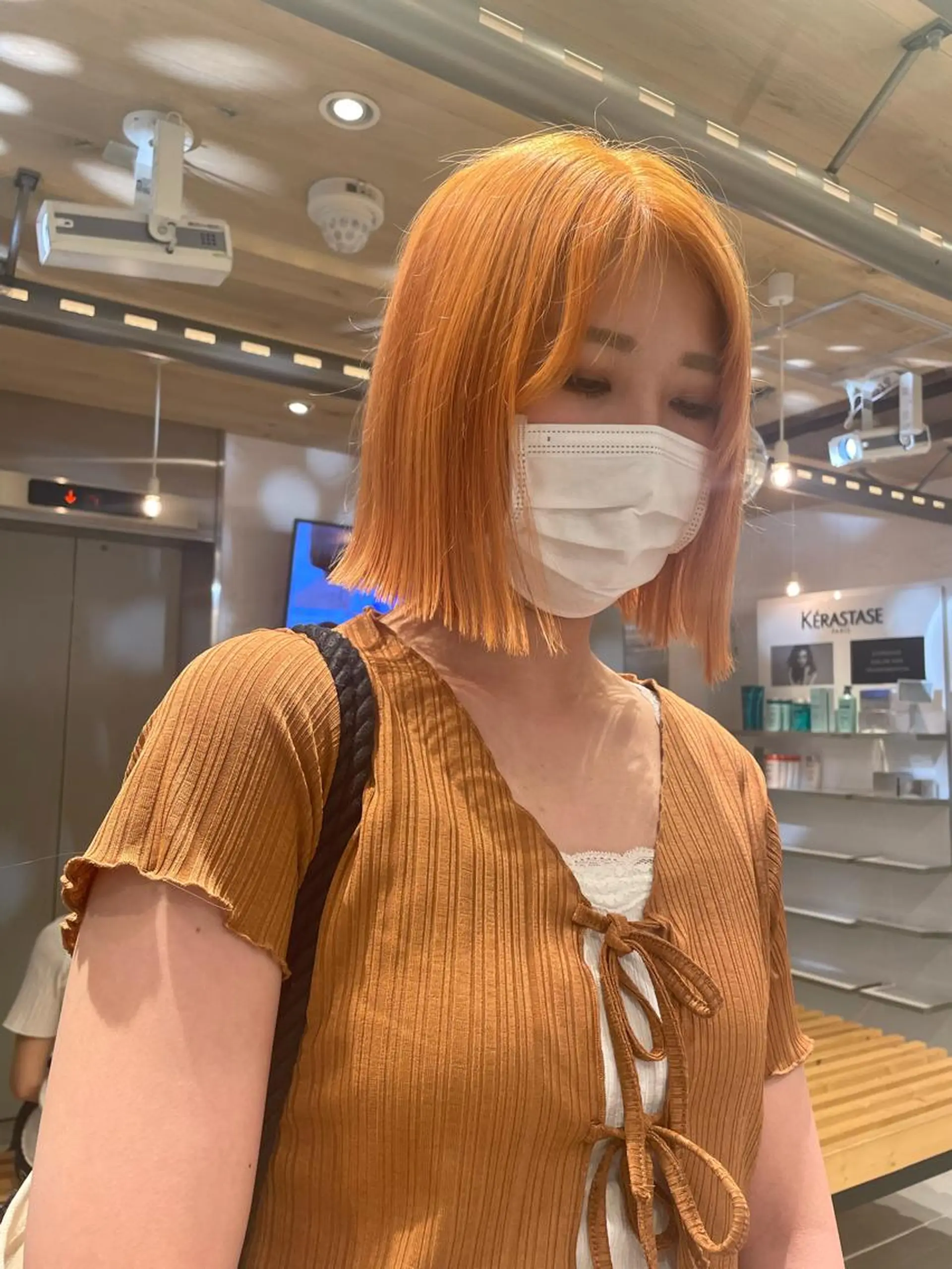 セミロング カラー 艶ハイトーン👑♡ NATSUKIのヘアスタイル