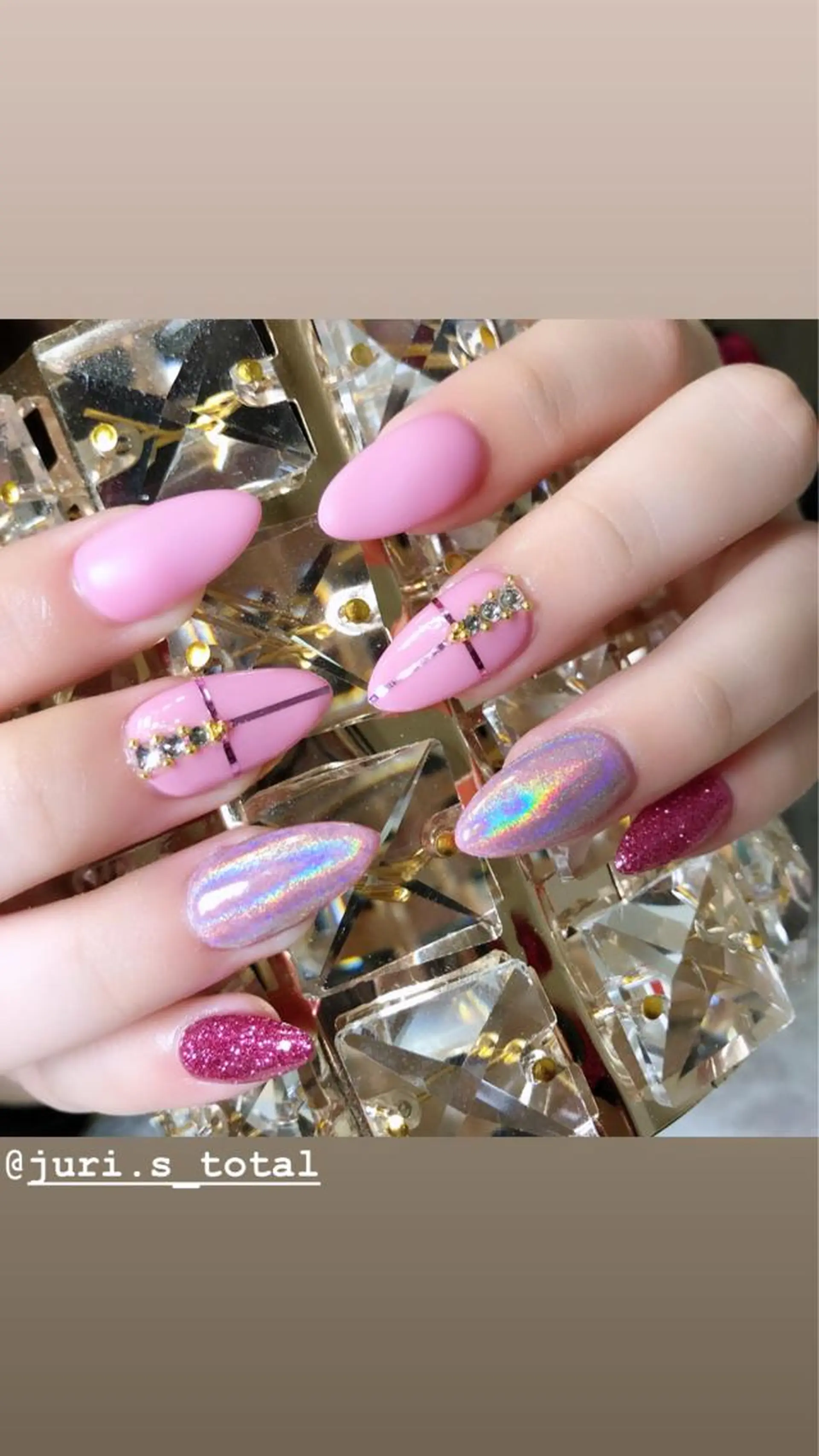 ネイル フットネイル フレンチネイル ジェルネイル ラメ(グリッター) ラメグラデーション NEO Beauty Salon所属・𝐍𝐄𝐎 𝐉𝐔𝐑𝐈のネイルデザイン