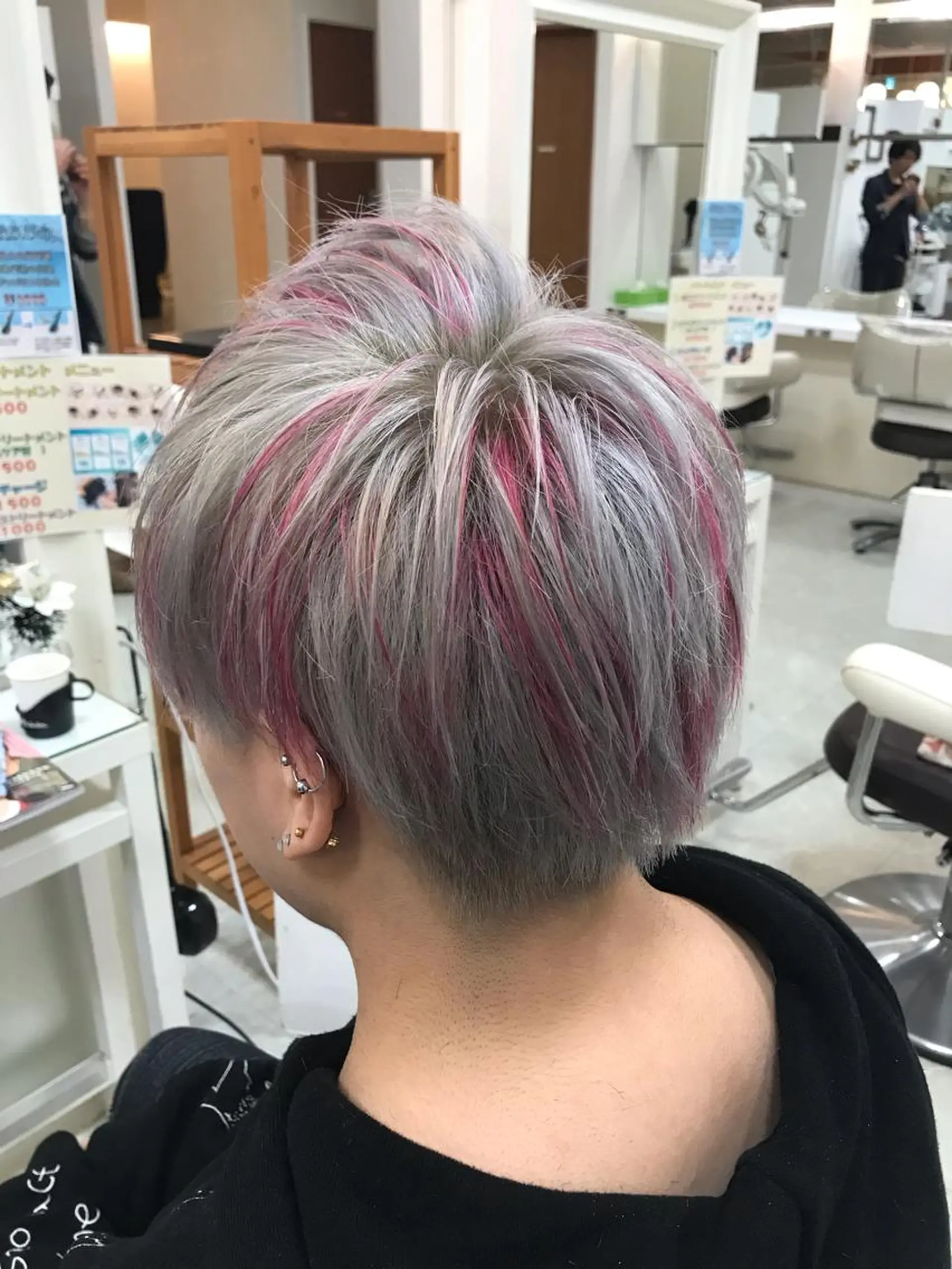 ショート カラー レッドカラー シルバー 髪質改善×METEO 店長 貞松直也のヘアスタイル