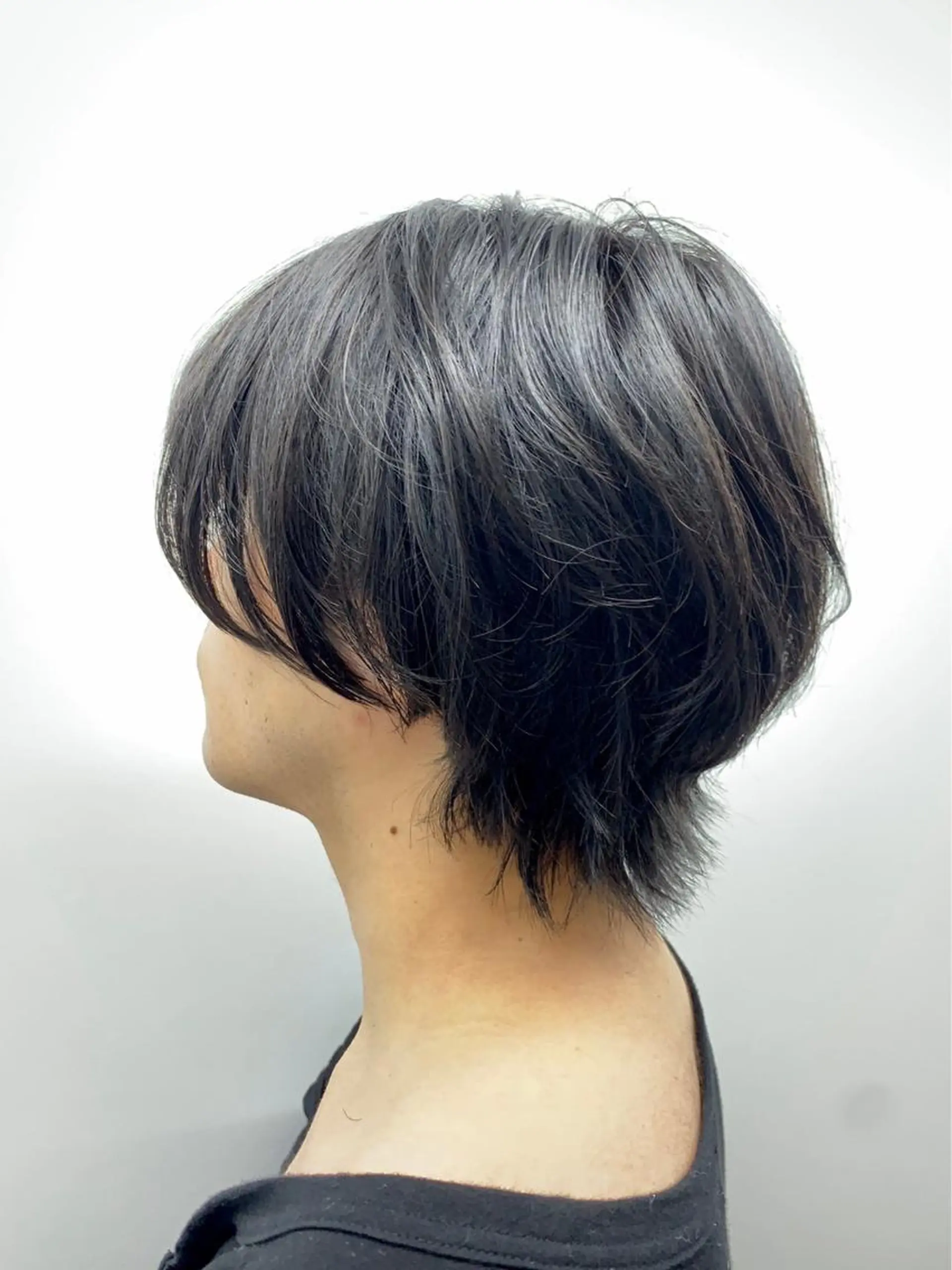 ミディアム ウルフカット カット YOSHI 吉田圭祐のヘアスタイル