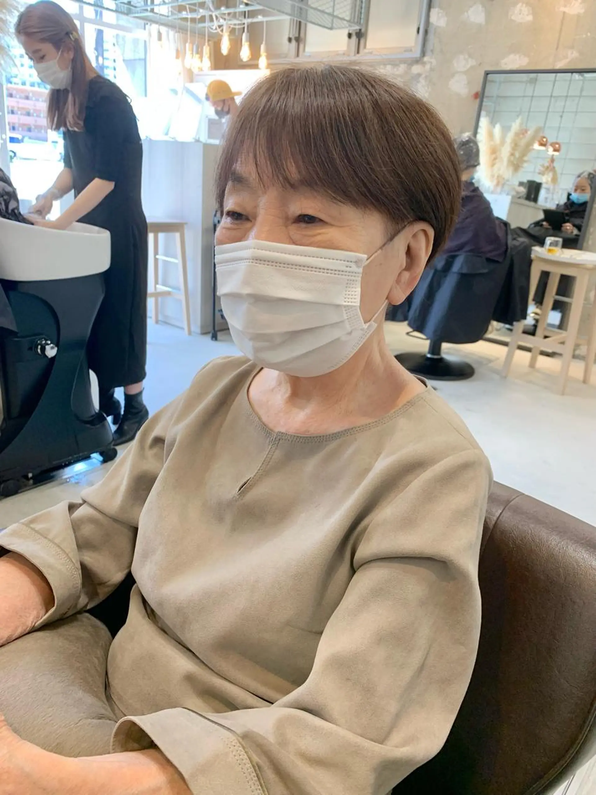 ショート カラー カット パーマ トリートメント 新海 芳樹のヘアスタイル