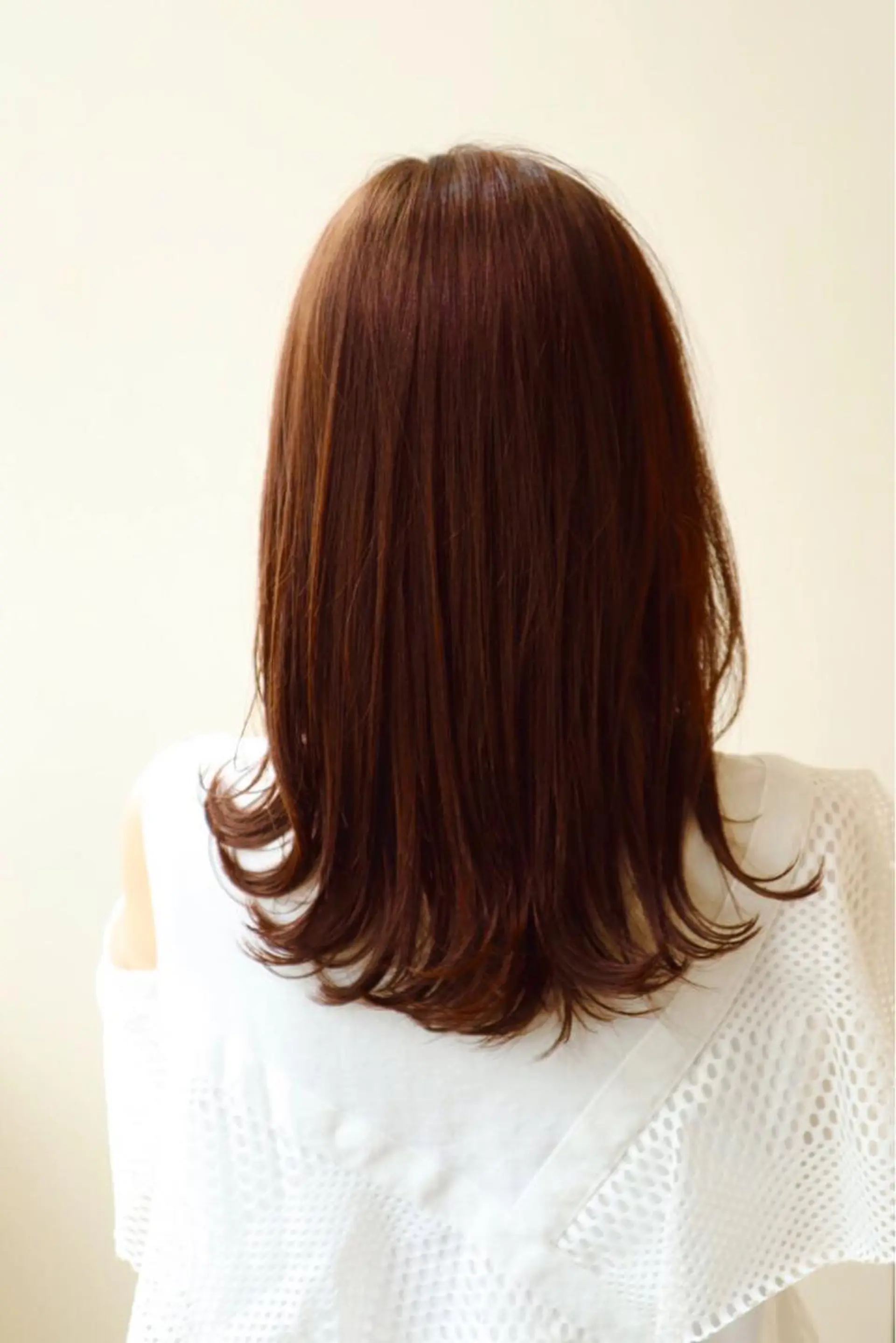 セミロング カラー 外ハネヘア 農添 杏のヘアスタイル